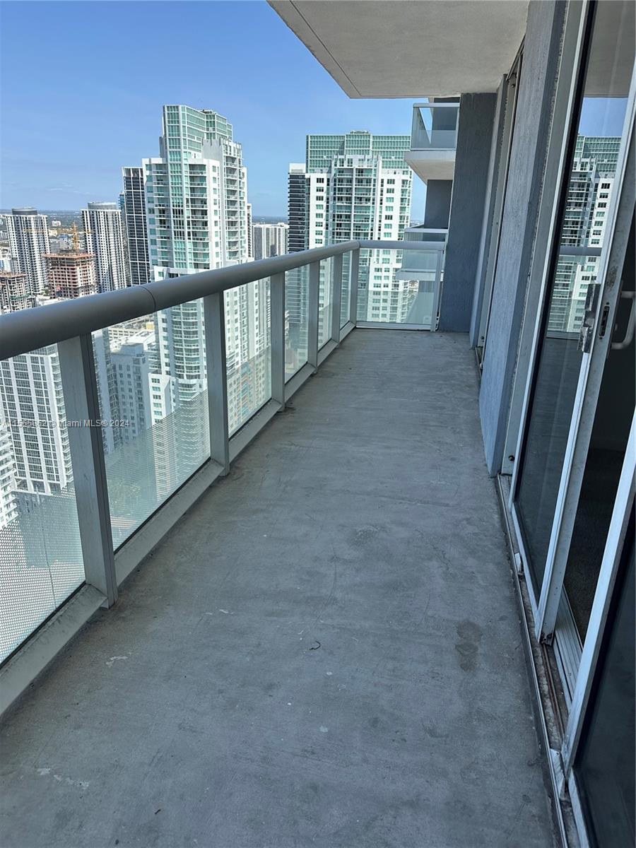 Photo 5 of 18 of 50 Biscayne Blvd 4807 condo