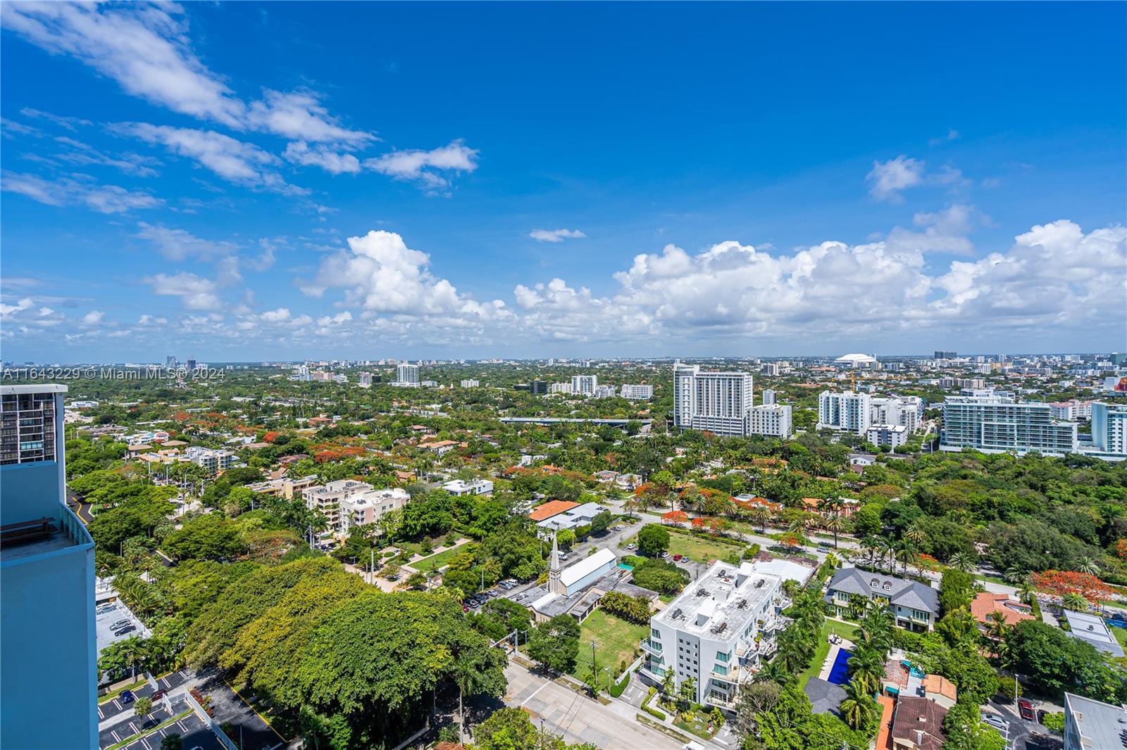 Photo 22 of 41 of 1643 Brickell Ave 1406 condo