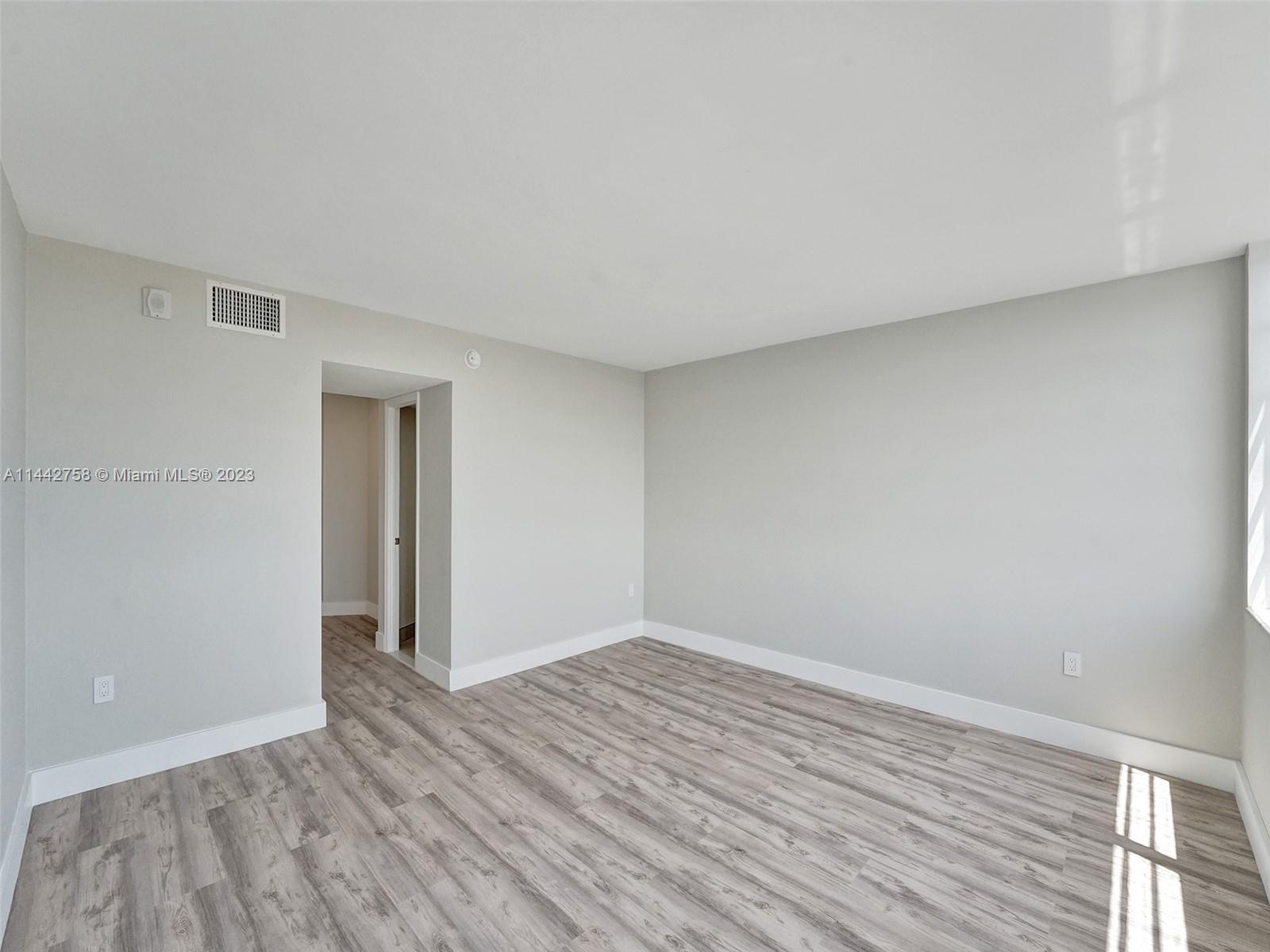 Photo 21 of 59 of listing cafcaddb-7543-4827-a269-a5712a8502fb condo