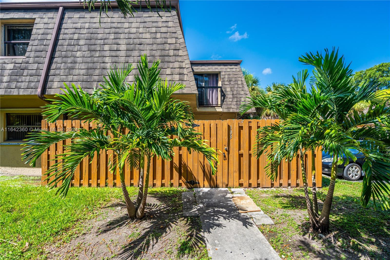 Photo 1 of 26 of 14293 SW 94th Cir Ln 103-27 townhome