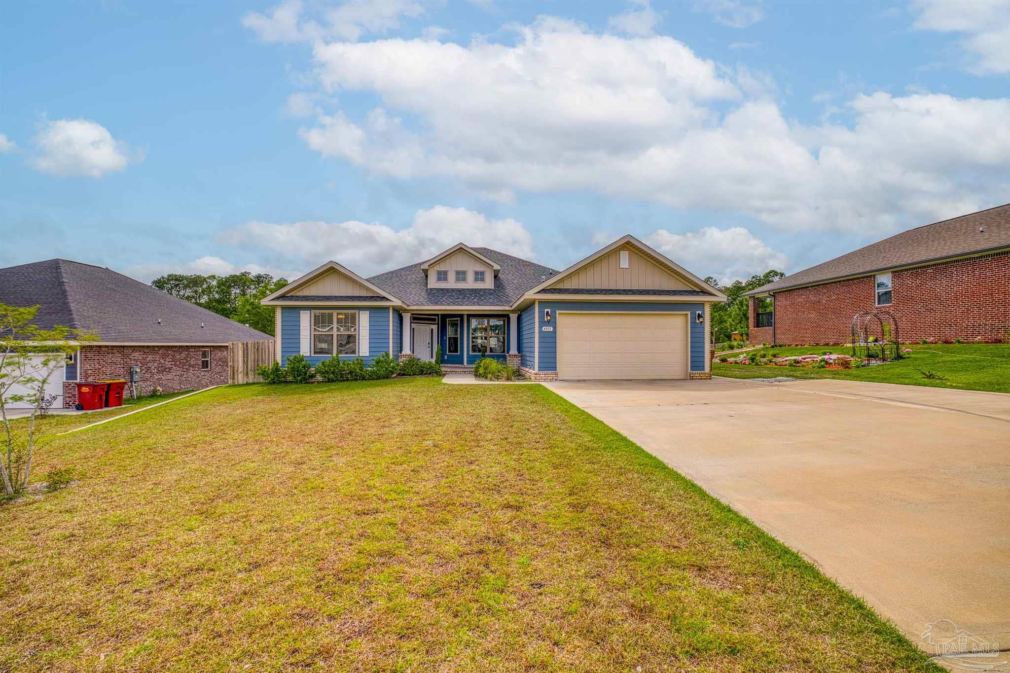 Photo 3 of 41 of 4915 Red Oak Dr house