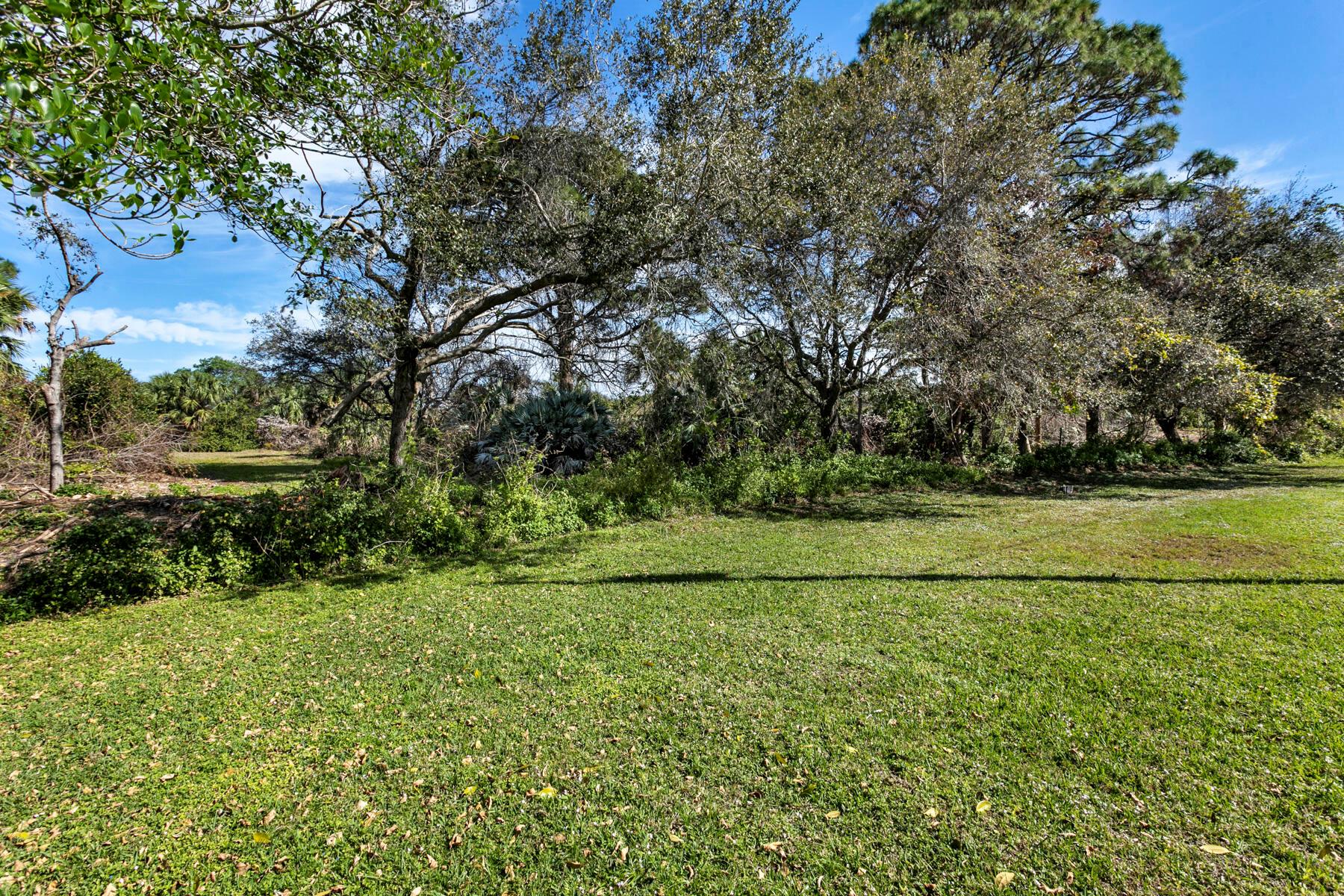 Photo 21 of 21 of 2063 Ascott Circle house