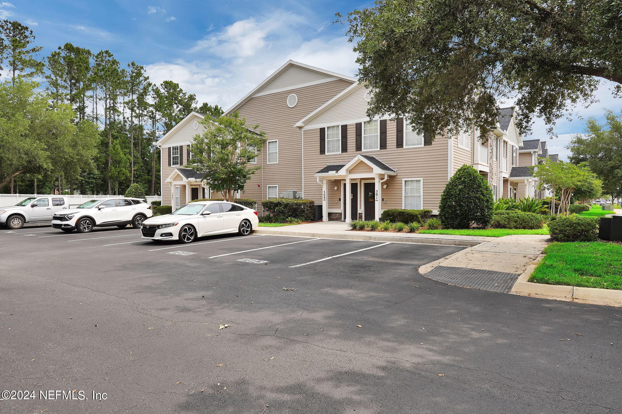 Photo 5 of 34 of 575 OAKLEAF PLANTATION Parkway 501 condo