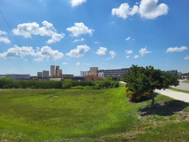 Photo 4 of 7 of S APOPKA VINELAND ROAD land