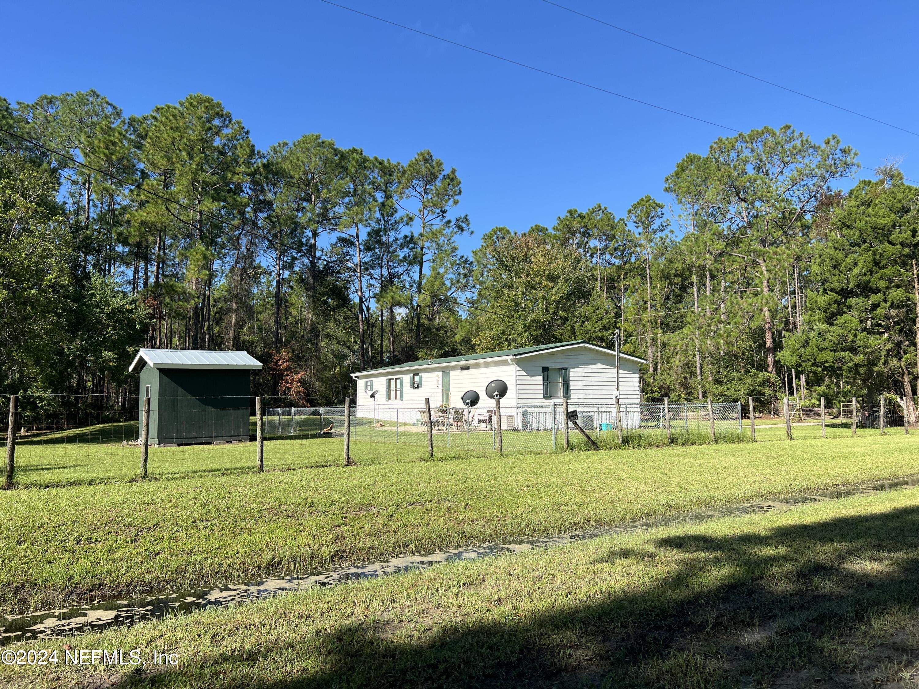 Photo 16 of 24 of 120 BARRACUDA Drive mobile home