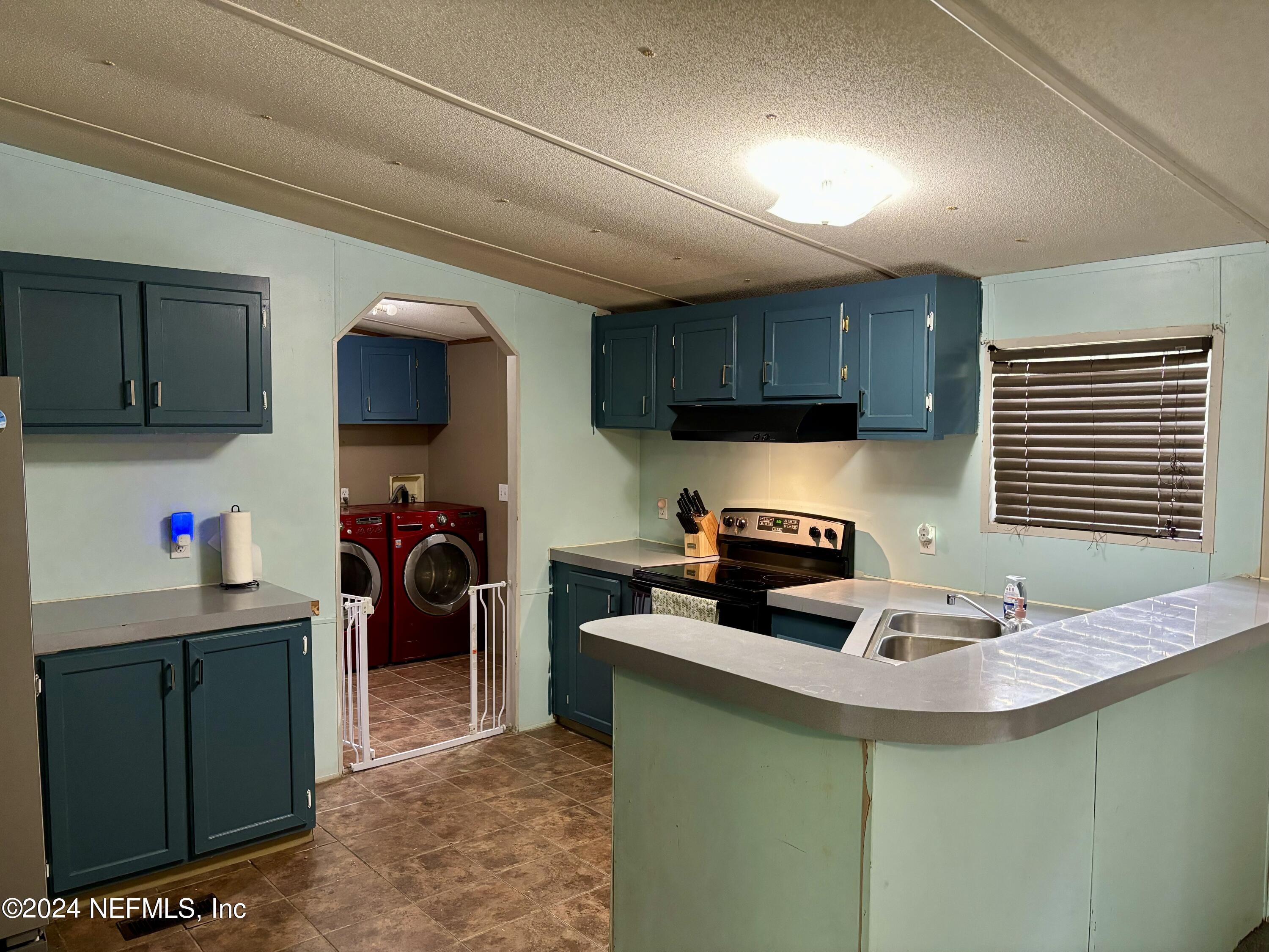 Photo 5 of 21 of 116 GARY Drive mobile home