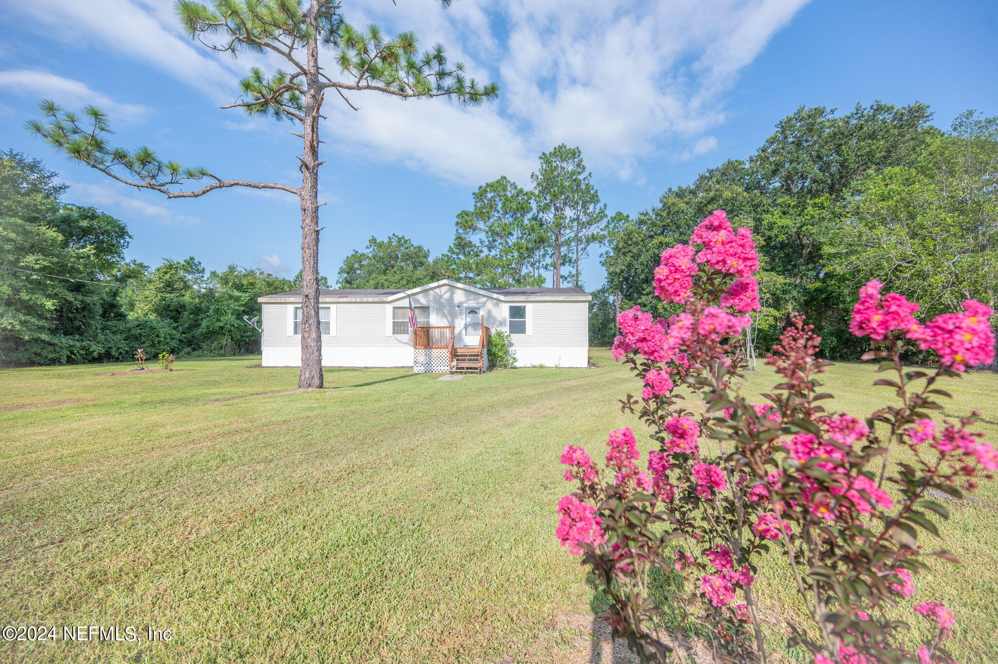 Photo 4 of 33 of 109 HARBOR FARMS Court mobile home