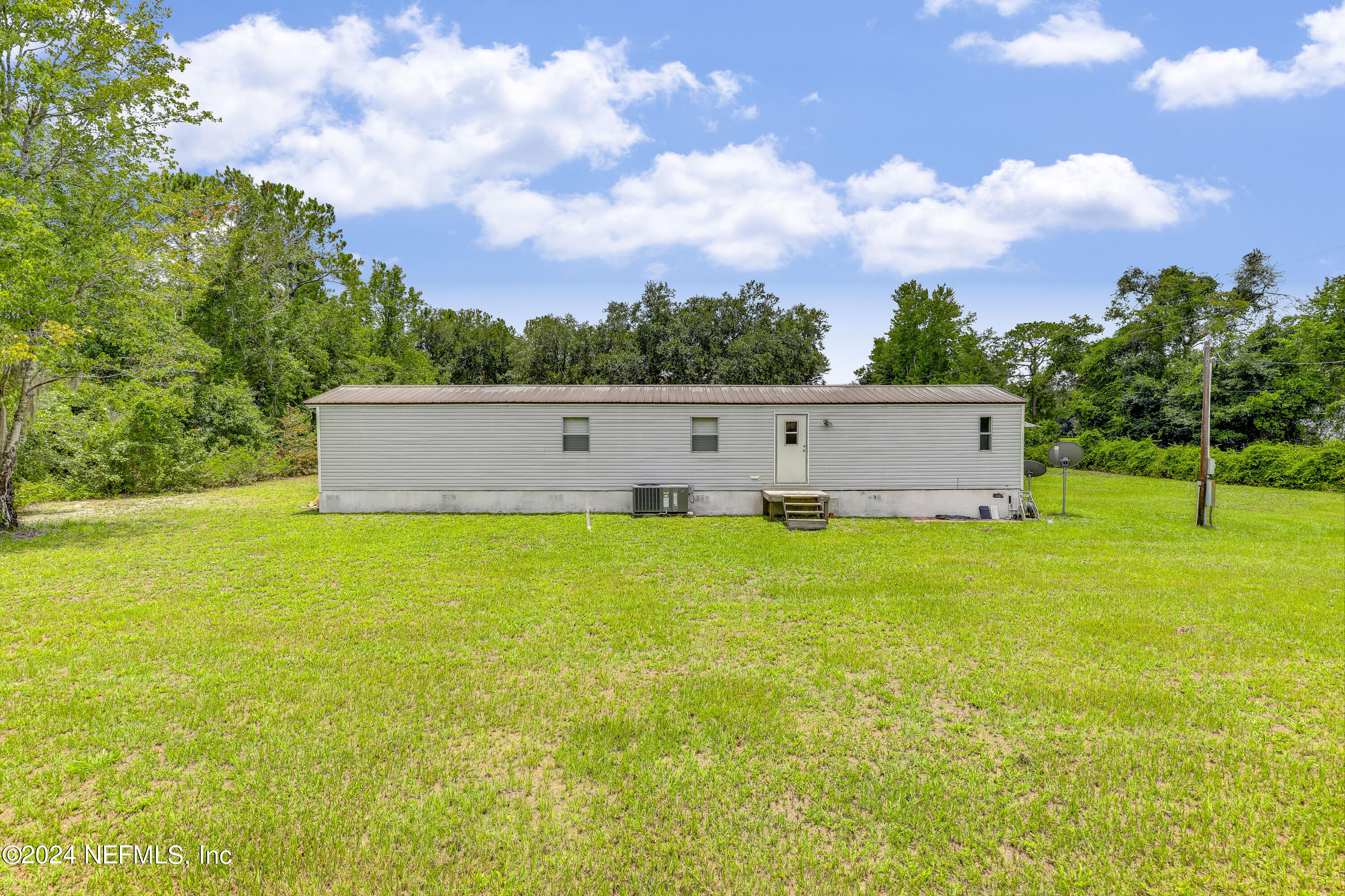 Photo 30 of 44 of 127 MOCCASIN CREEK Drive mobile home