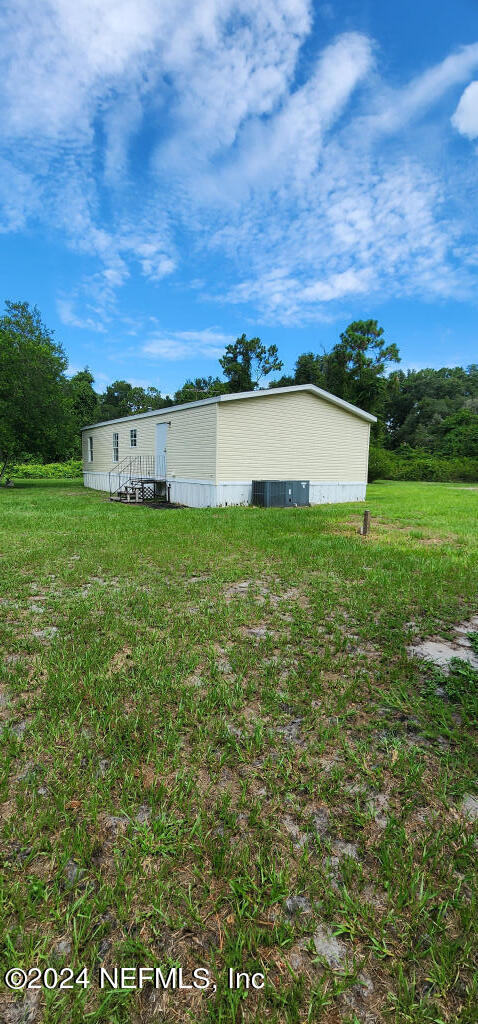 Photo 2 of 38 of 136 MOCCASIN CREEK Lane mobile home