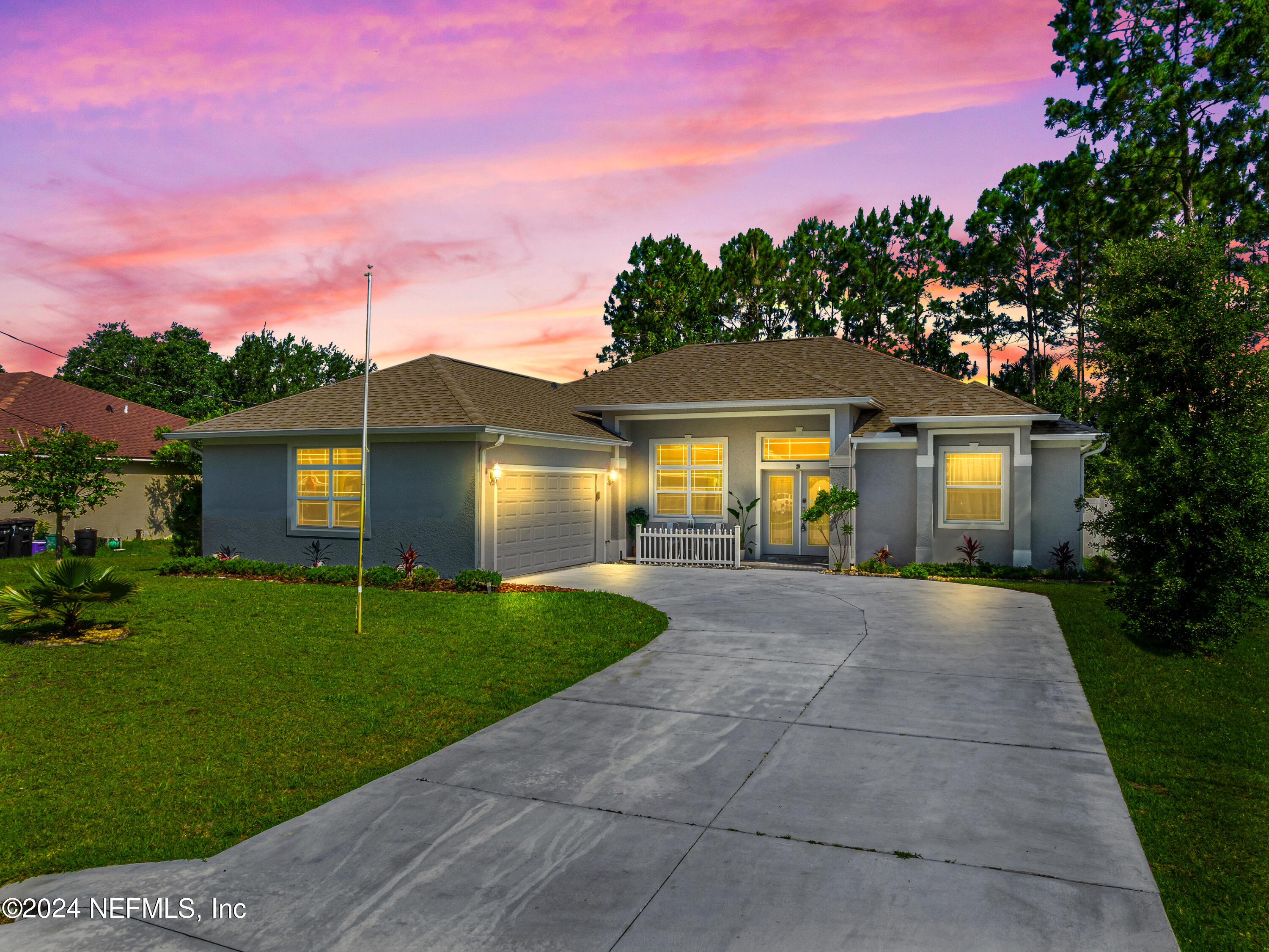 Photo 1 of 47 of 29 BIRD OF PARADISE Drive house