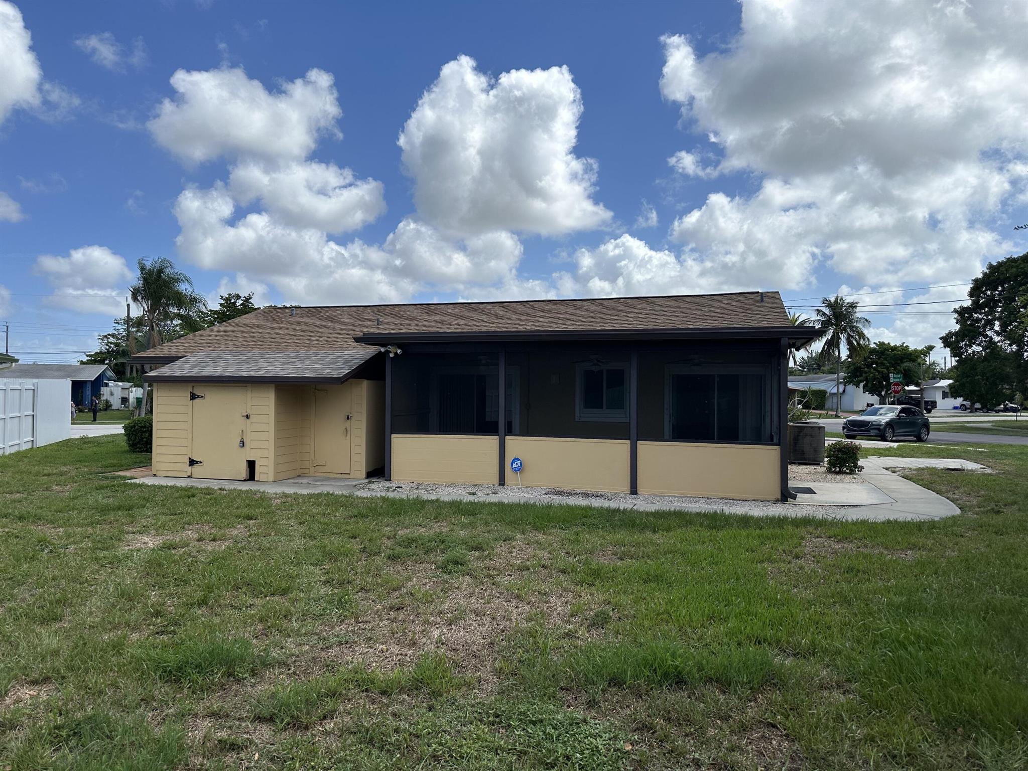 Photo 7 of 21 of 116 Yucatan Drive house