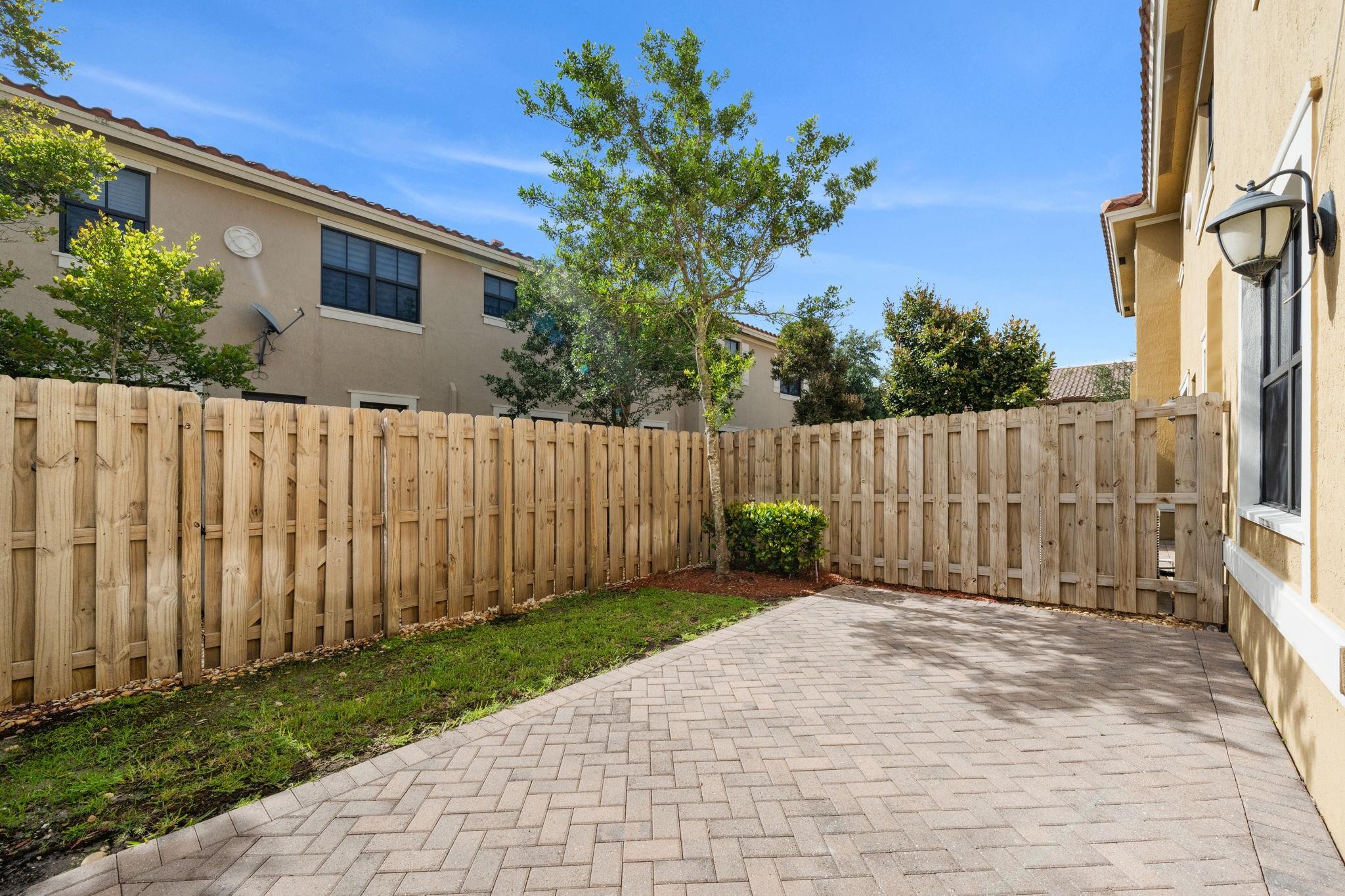 Photo 10 of 32 of 8434 Blue Cove Way 4 townhome