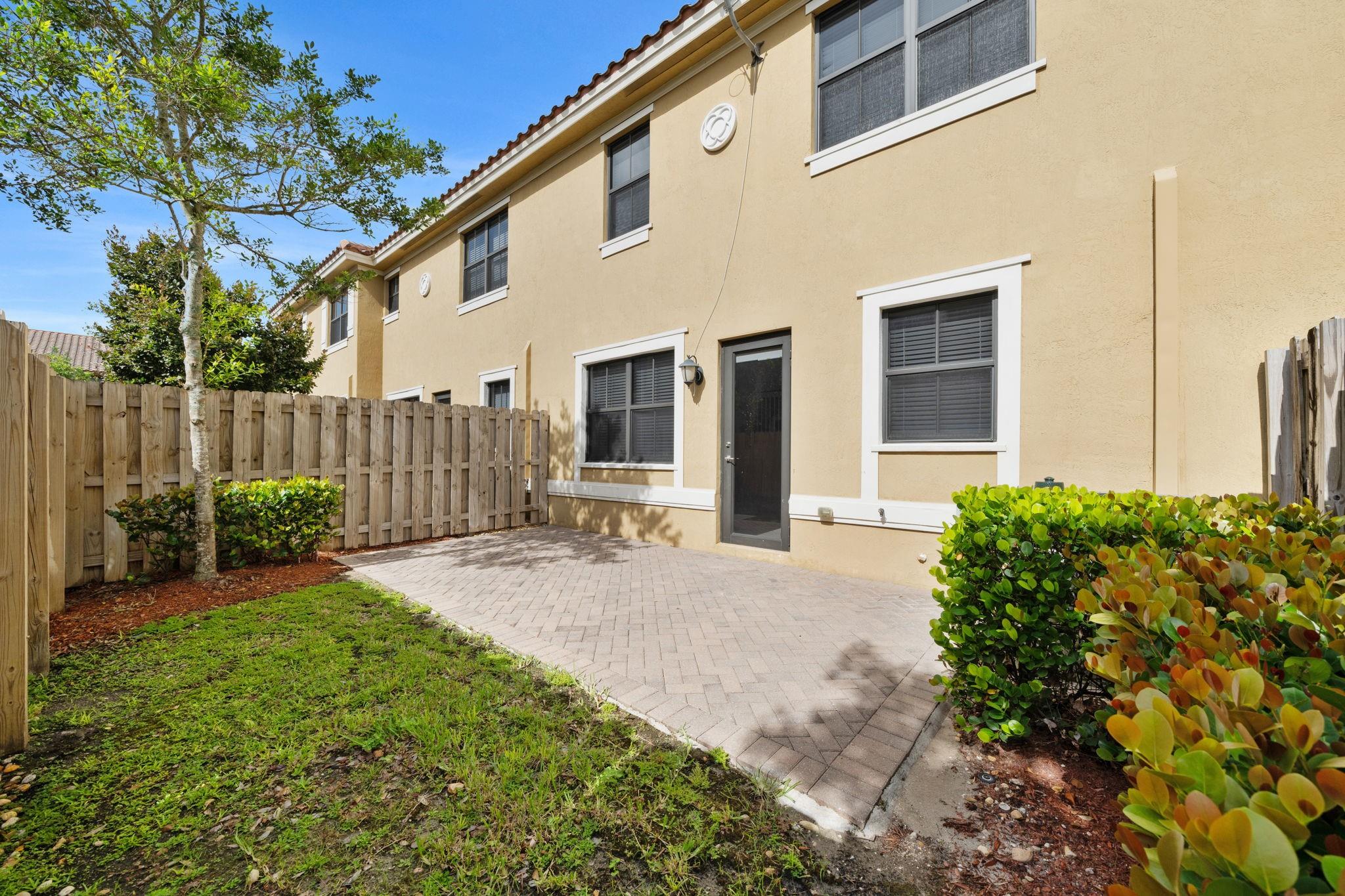 Photo 11 of 32 of 8434 Blue Cove Way 4 townhome