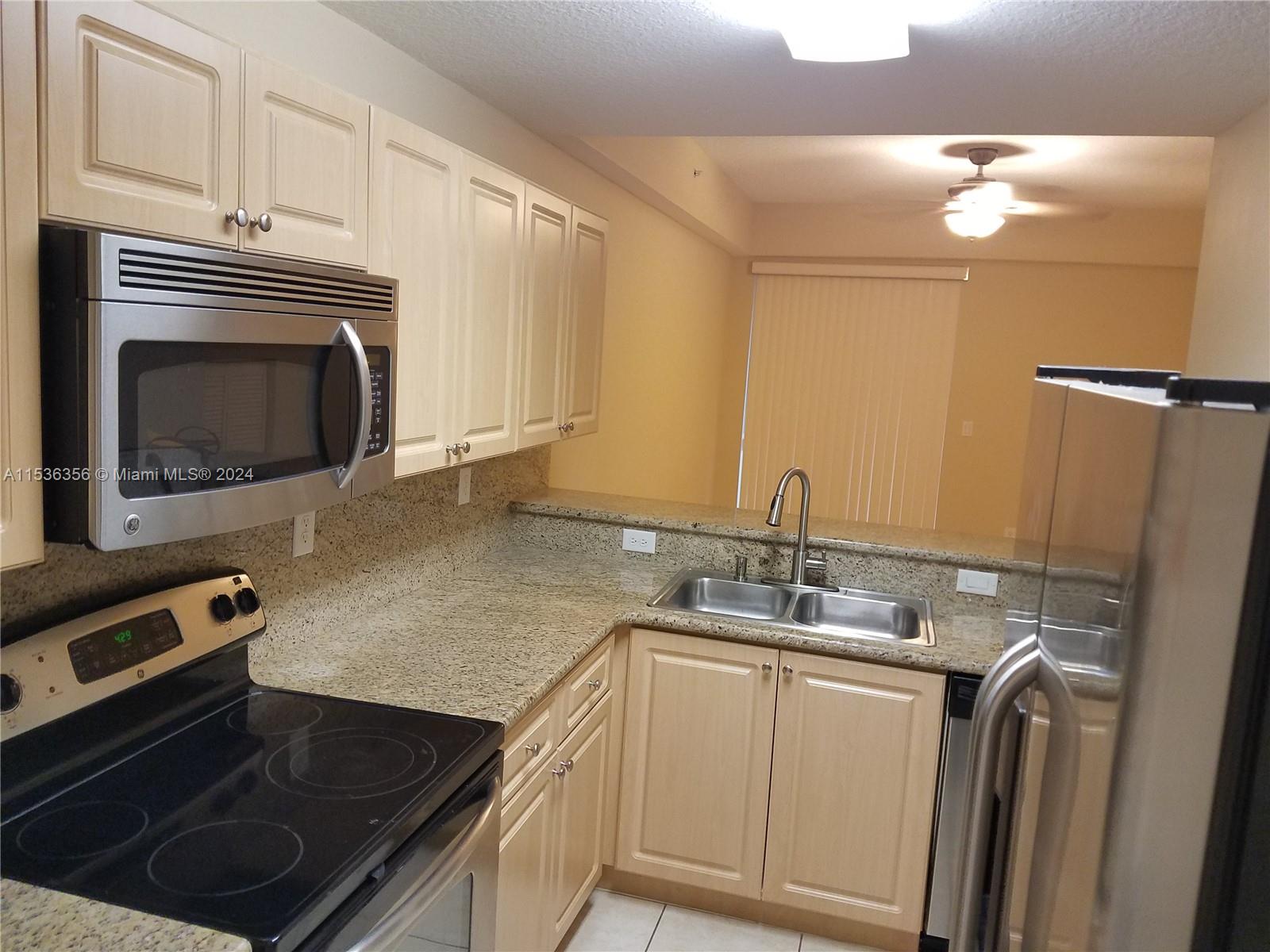 Photo 11 of 19 of listing 6001a37a-b9a7-4985-aaac-214273638c24 condo