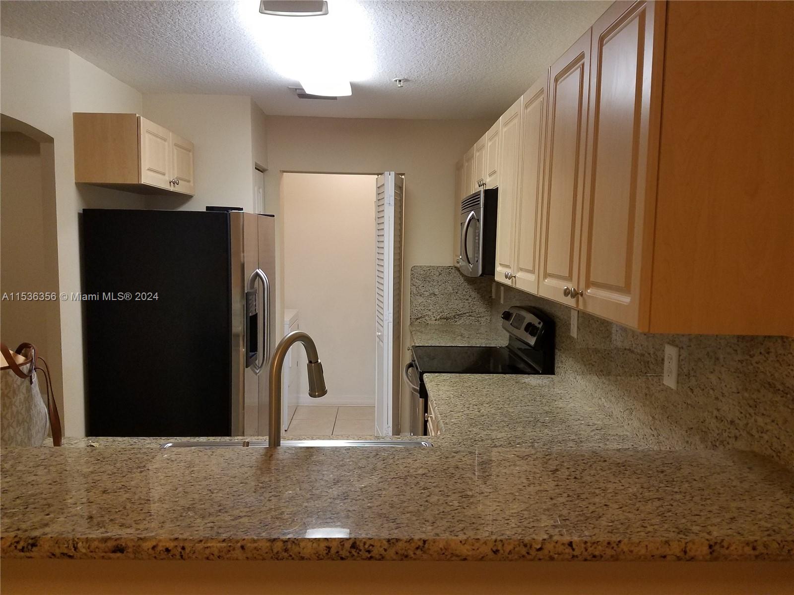 Photo 12 of 19 of listing 6001a37a-b9a7-4985-aaac-214273638c24 condo