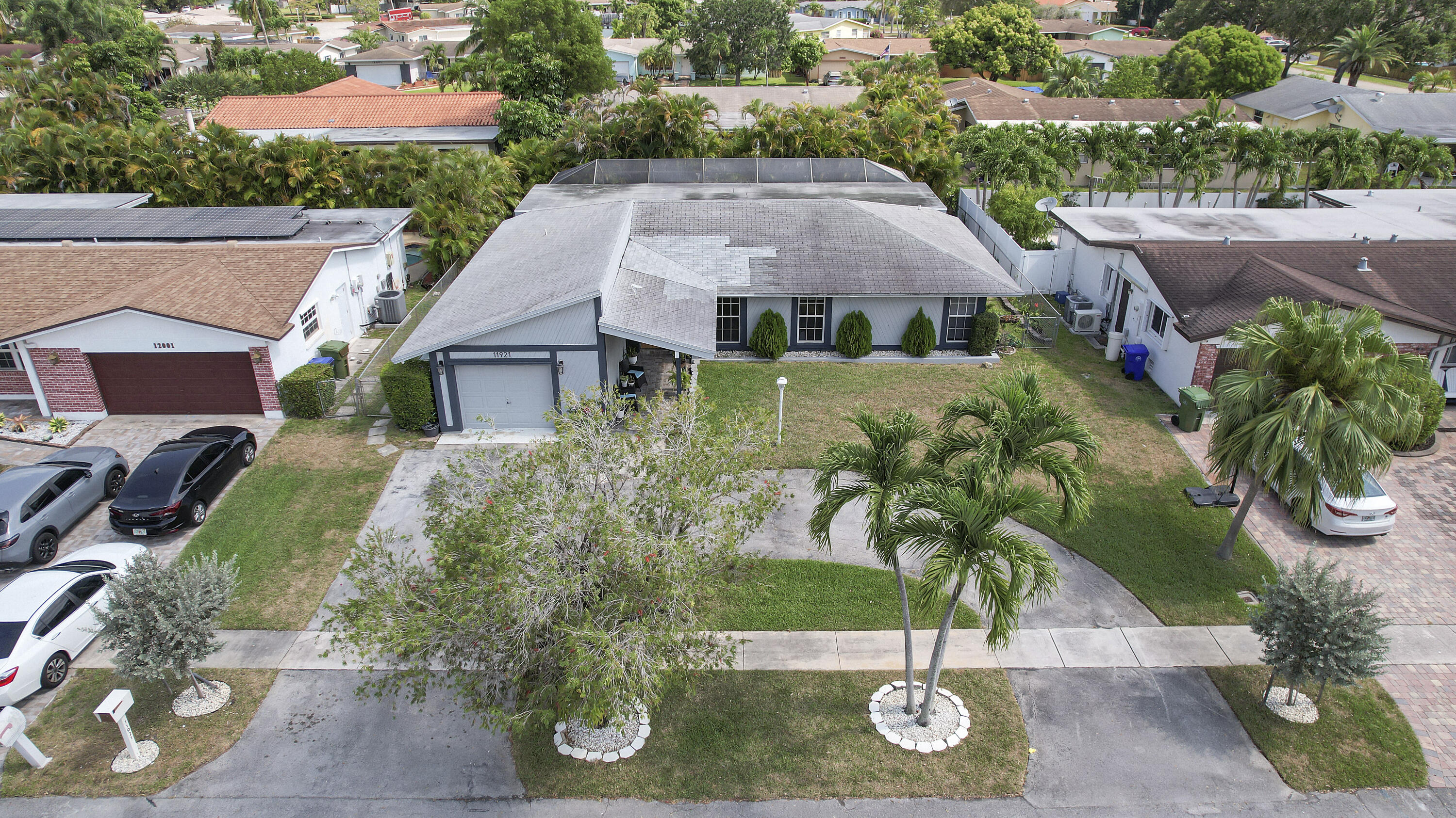 Photo 9 of 46 of 11921 NW 15th Street house