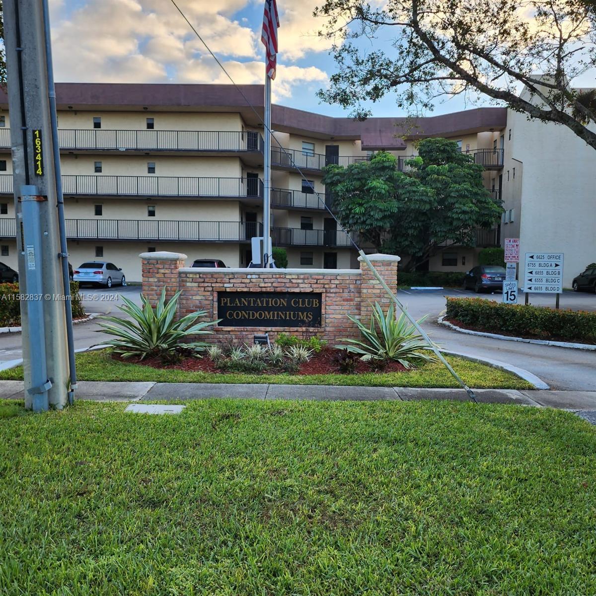 Photo 2 of 33 of 6855 W Broward Blvd 110 condo