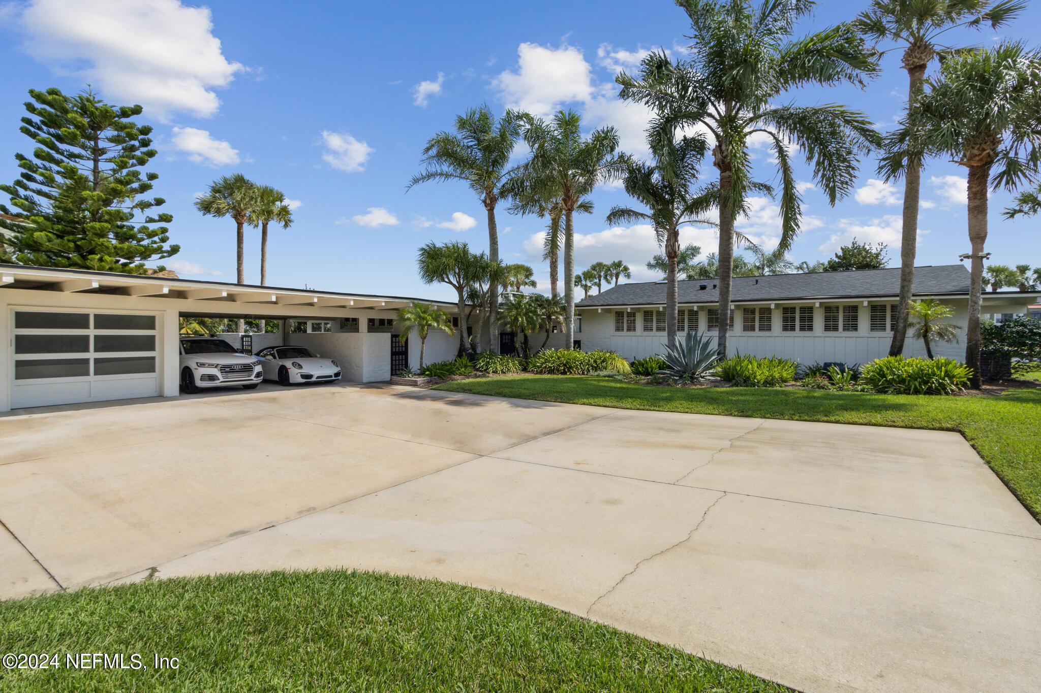 Photo 3 of 116 of 209 SAN JUAN Drive house