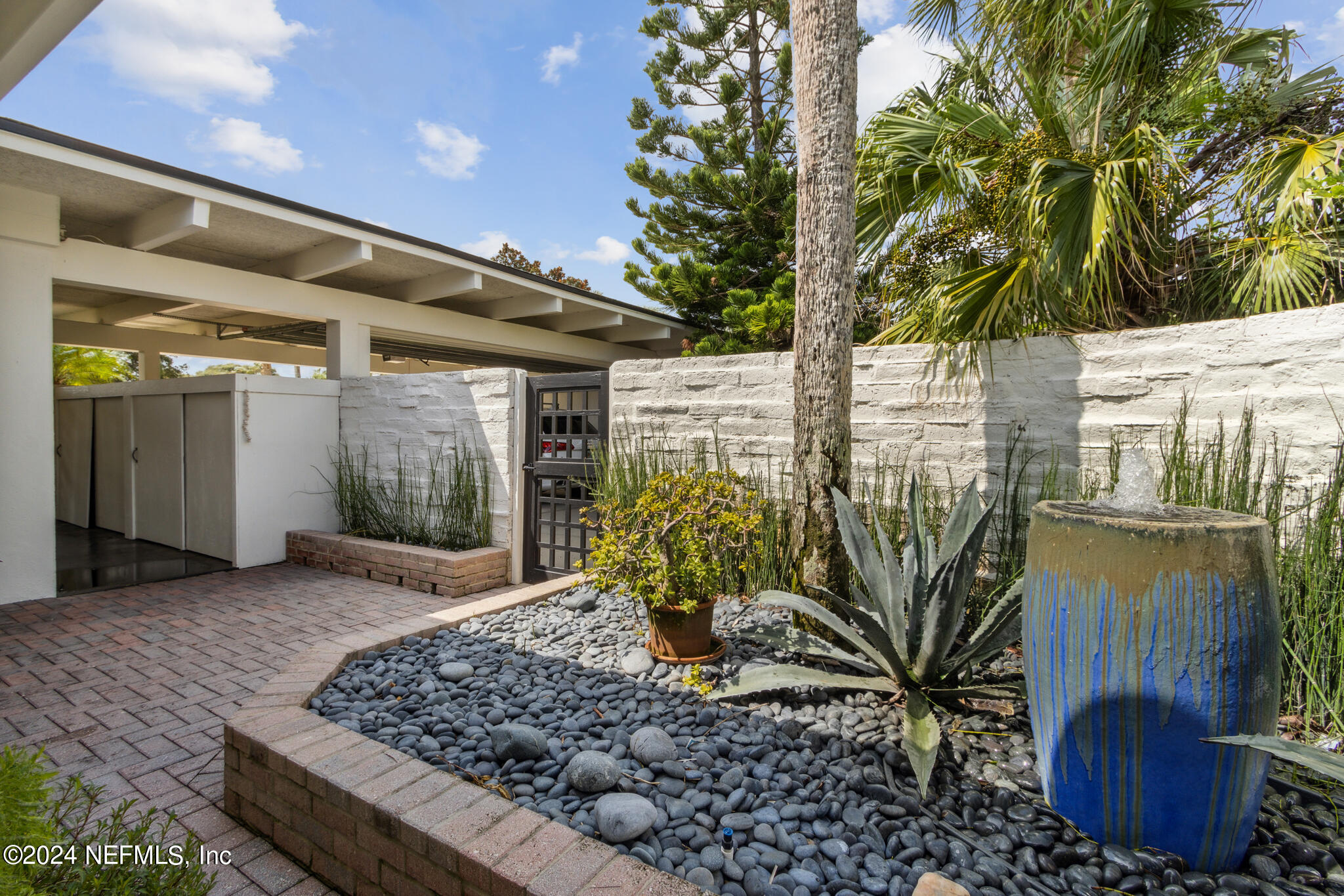 Photo 6 of 116 of 209 SAN JUAN Drive house