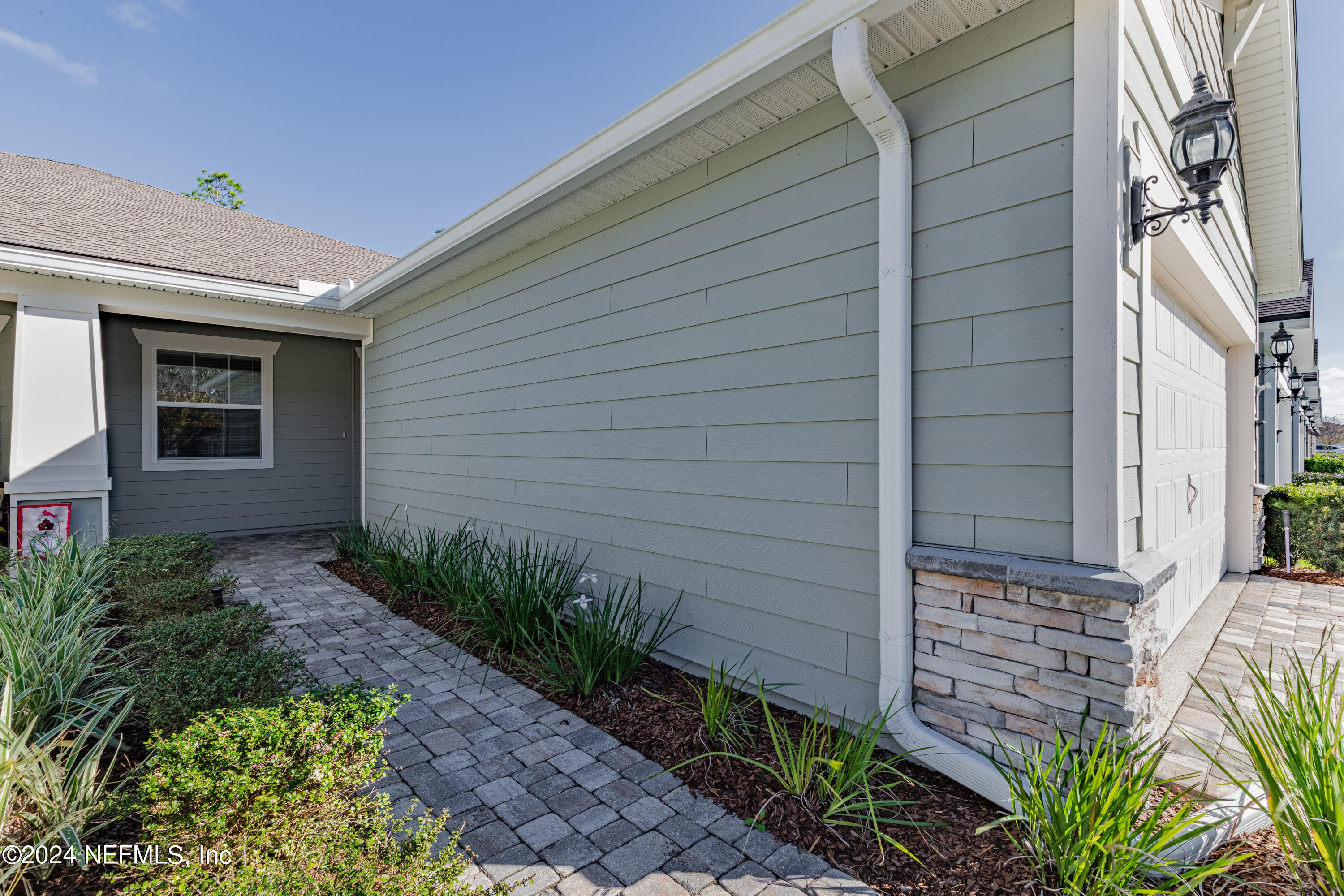 Photo 6 of 68 of 88 BROADHAVEN Drive house