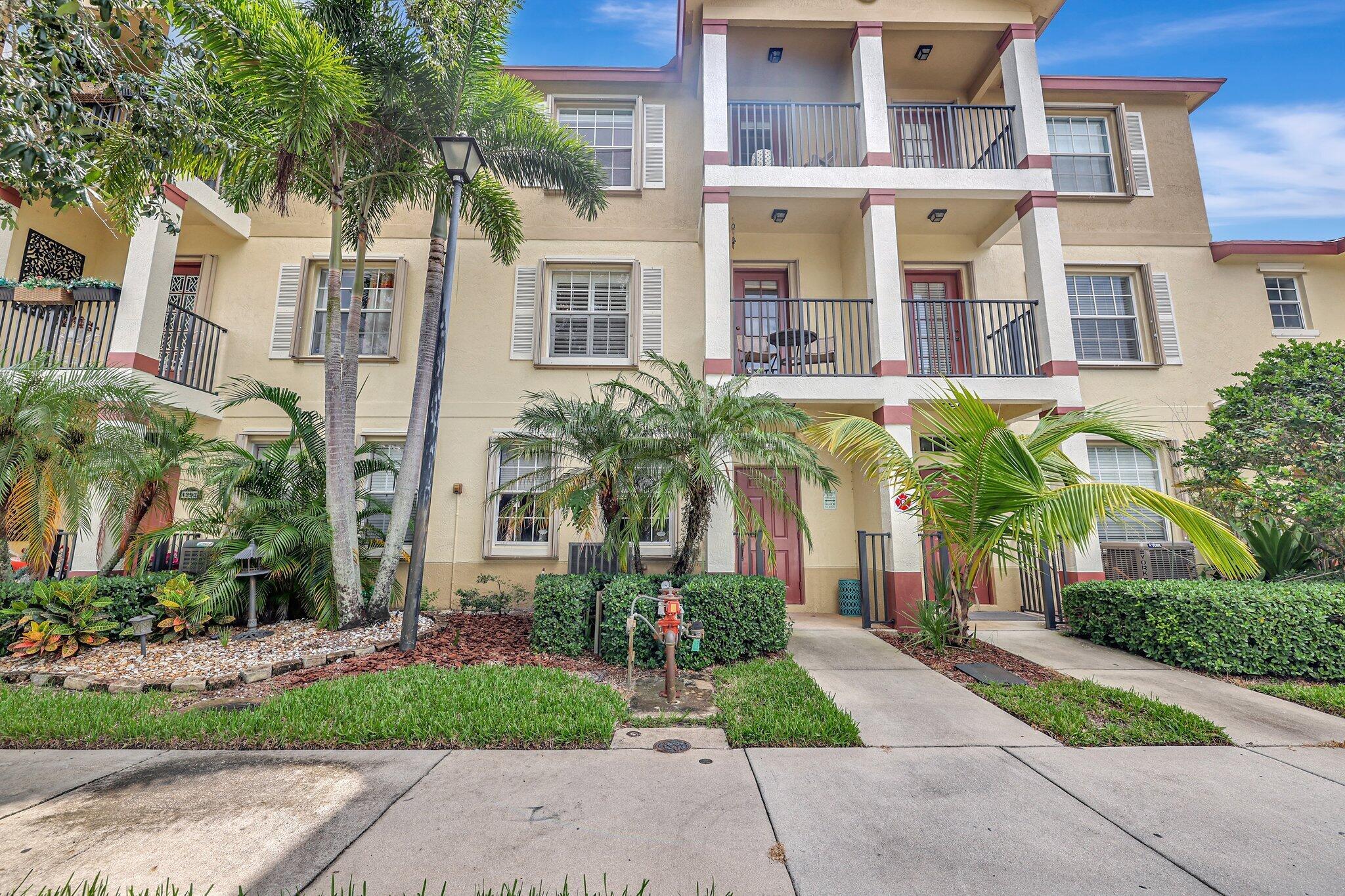 Photo 1 of 28 of 1897 SE High Springs Drive townhome