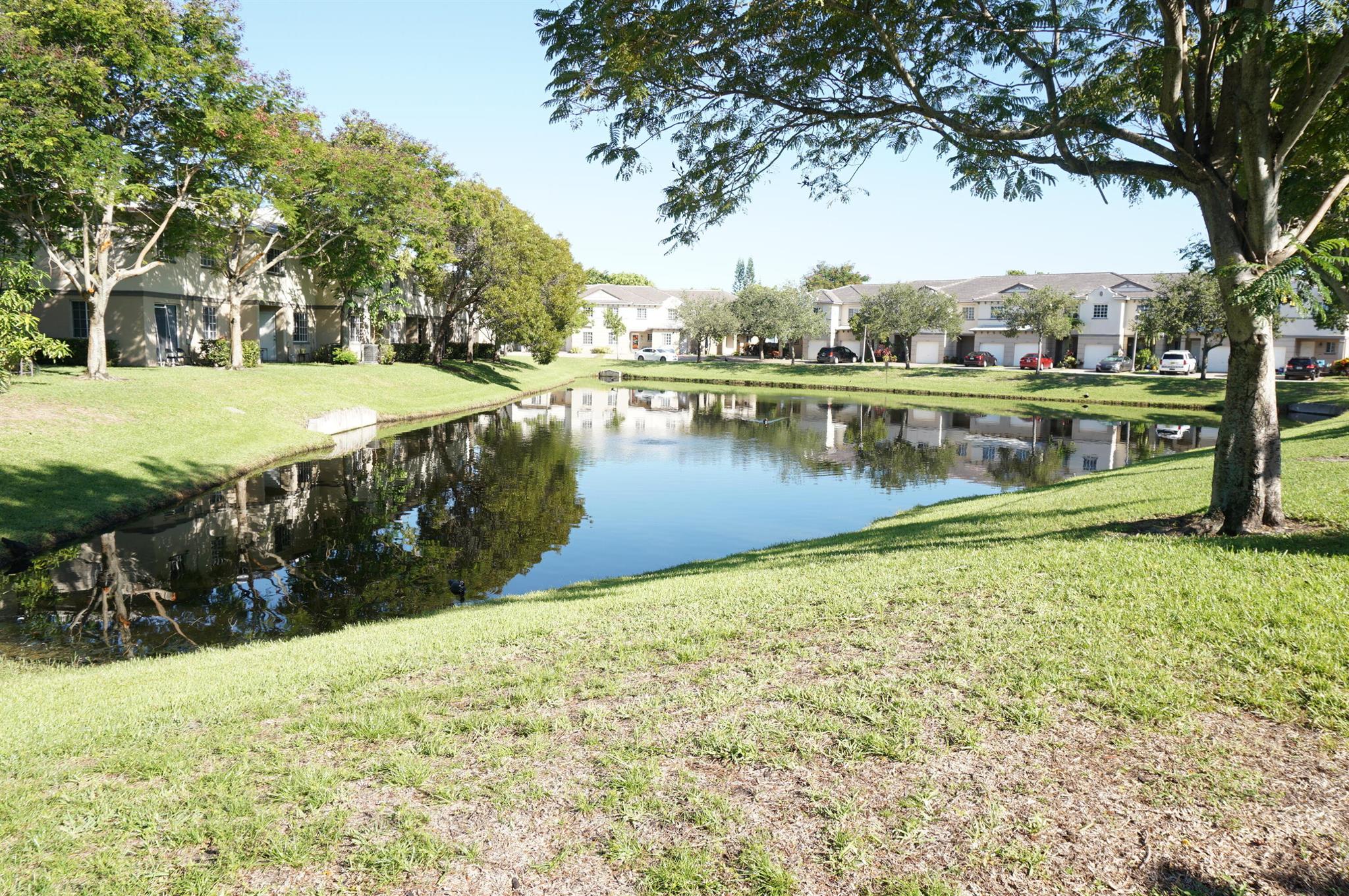 Photo 5 of 16 of 2018 Island Drive townhome