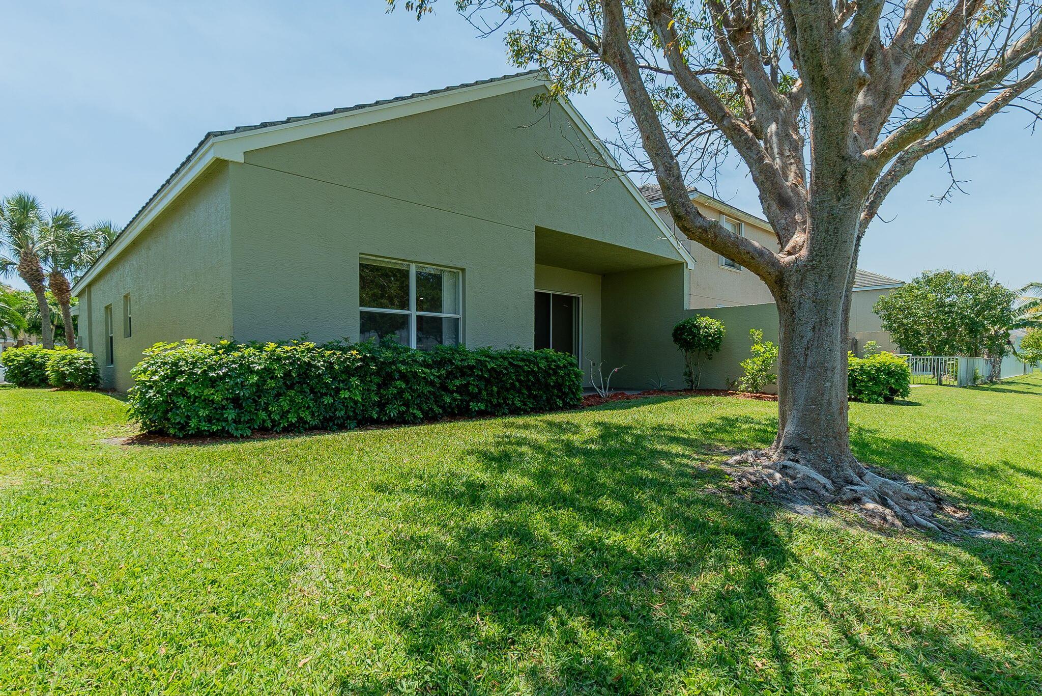 Photo 36 of 53 of 183 Berenger Walk house