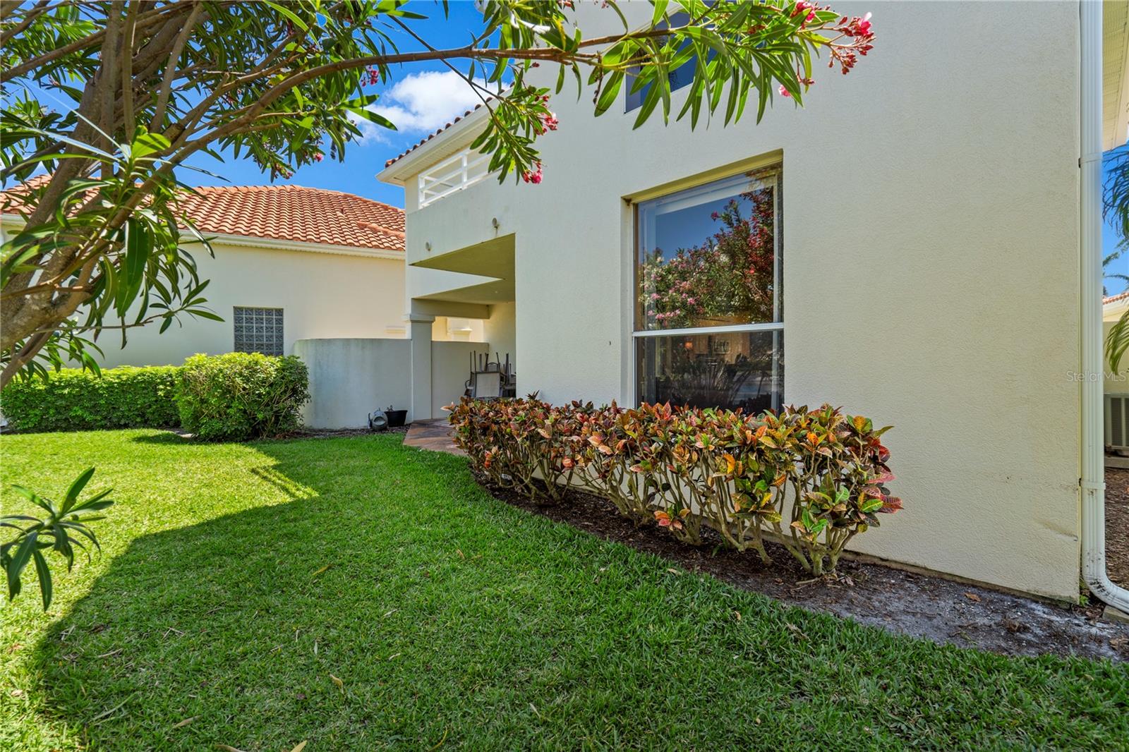 Photo 2 of 25 of 6109 MIRADA CIRCLE townhome