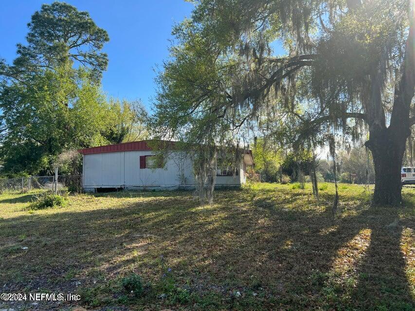 Photo 14 of 19 of 602 OSCEOLA Avenue mobile home