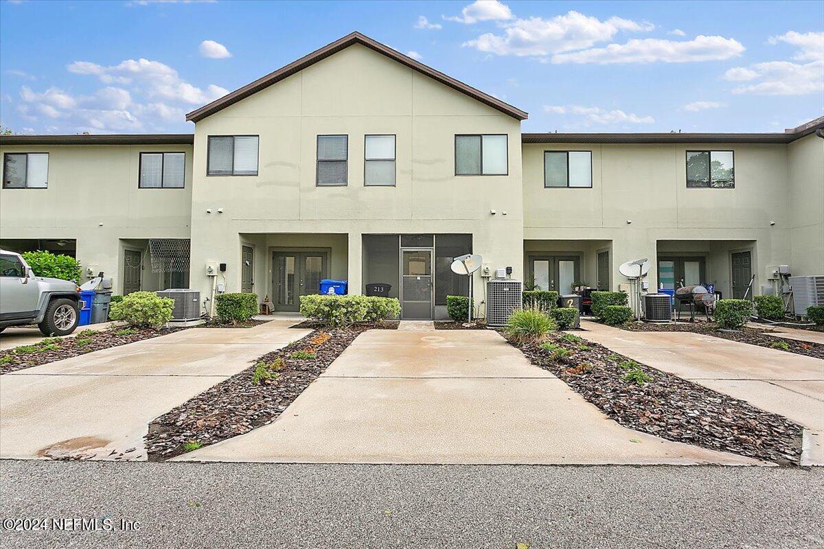 Photo 16 of 17 of 213 SYRAH Way townhome