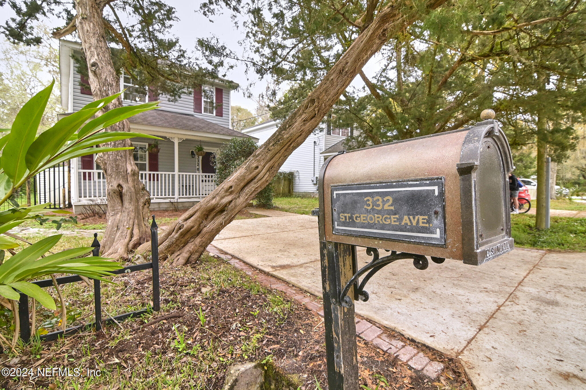 Photo 2 of 41 of 332 ST GEORGE Avenue house