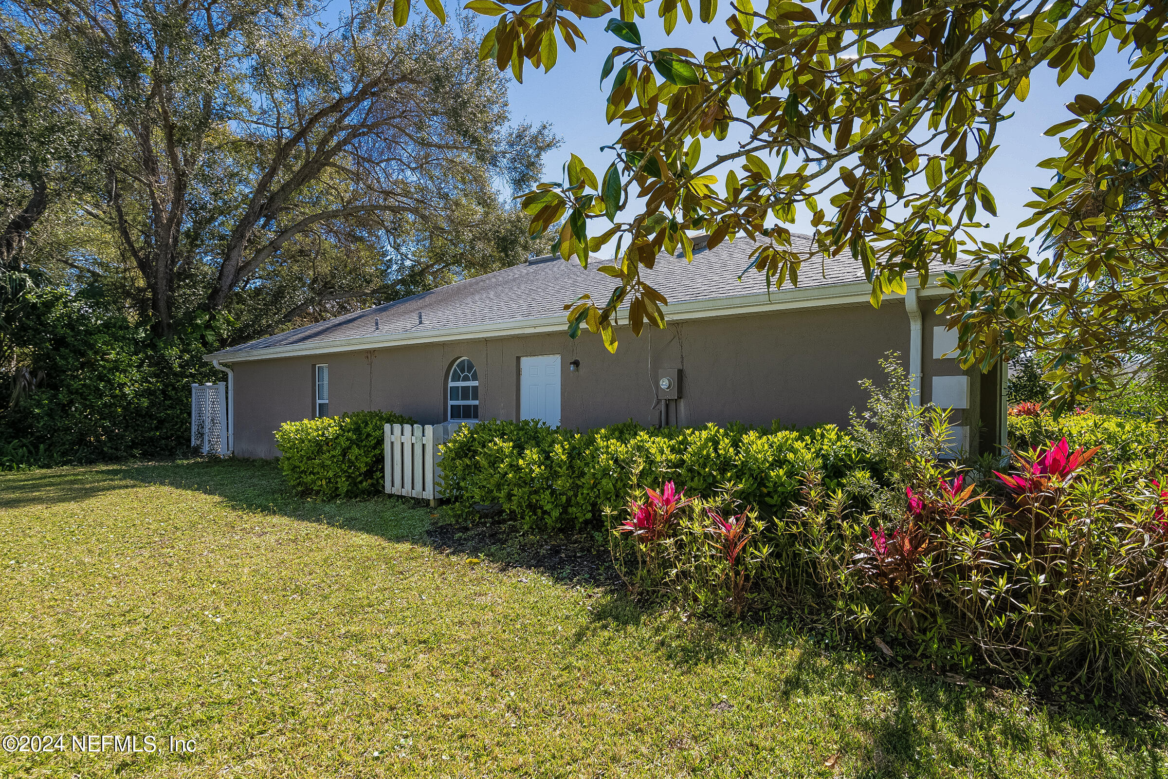 Photo 5 of 41 of 170 ANASTASIA LAKES Drive house