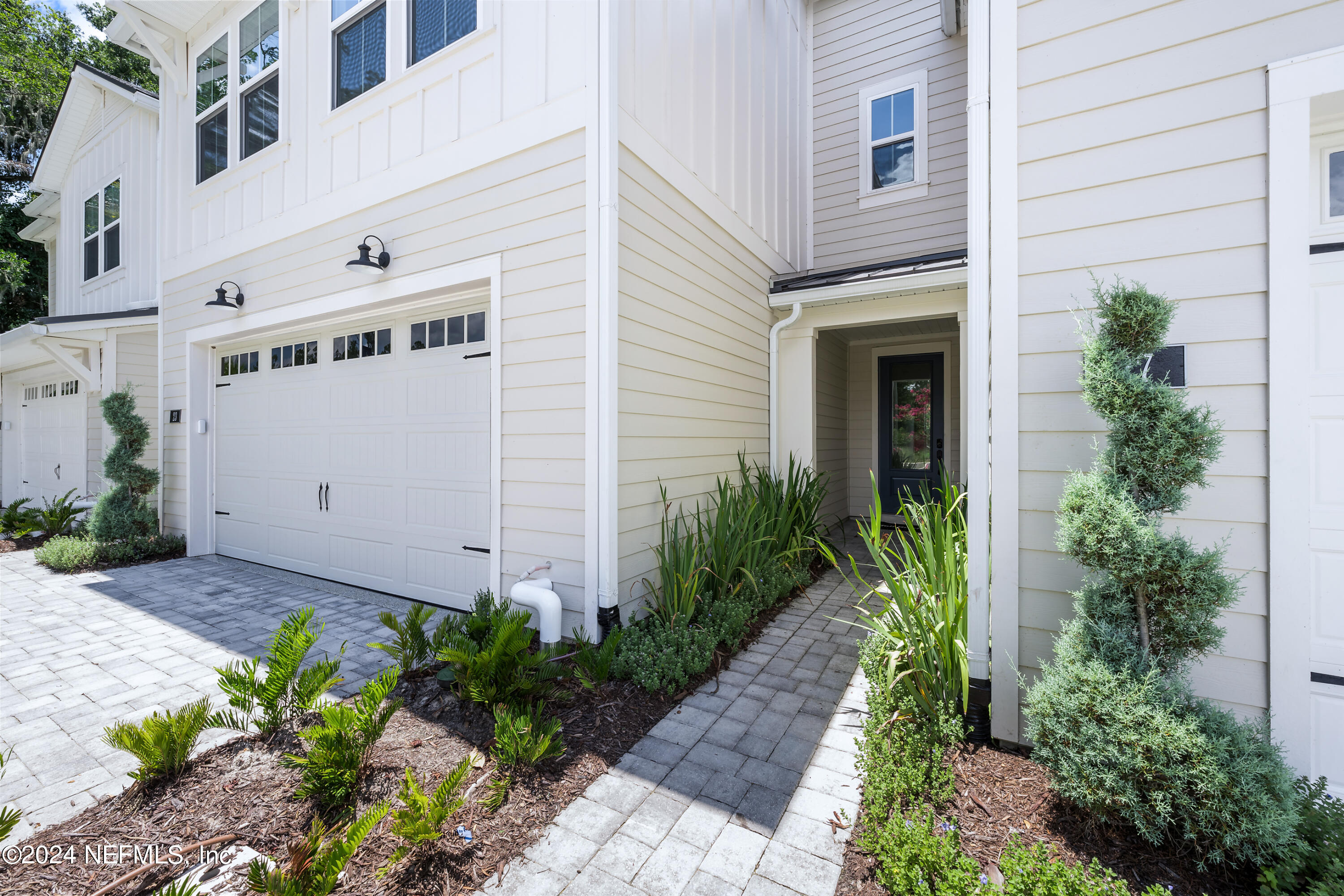 Photo 5 of 71 of 27 OAK PARK Drive townhome