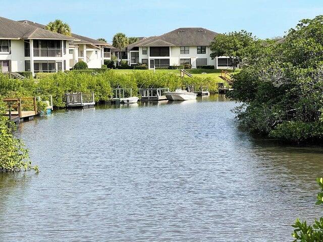 Photo 1 of 29 of 950 S Kanner Highway townhome