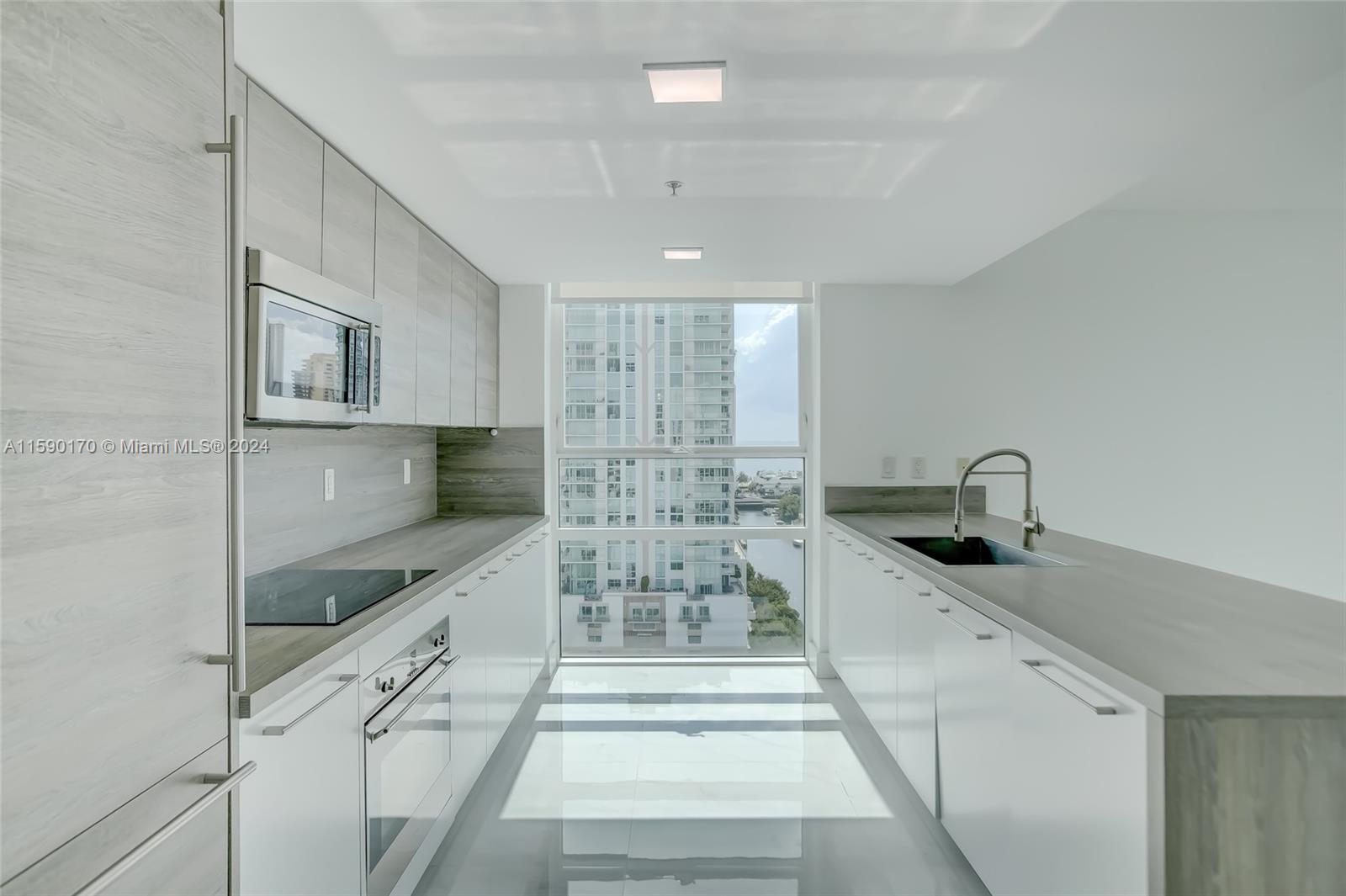 Photo 12 of 55 of 400 Sunny Isles Blvd 1622 condo