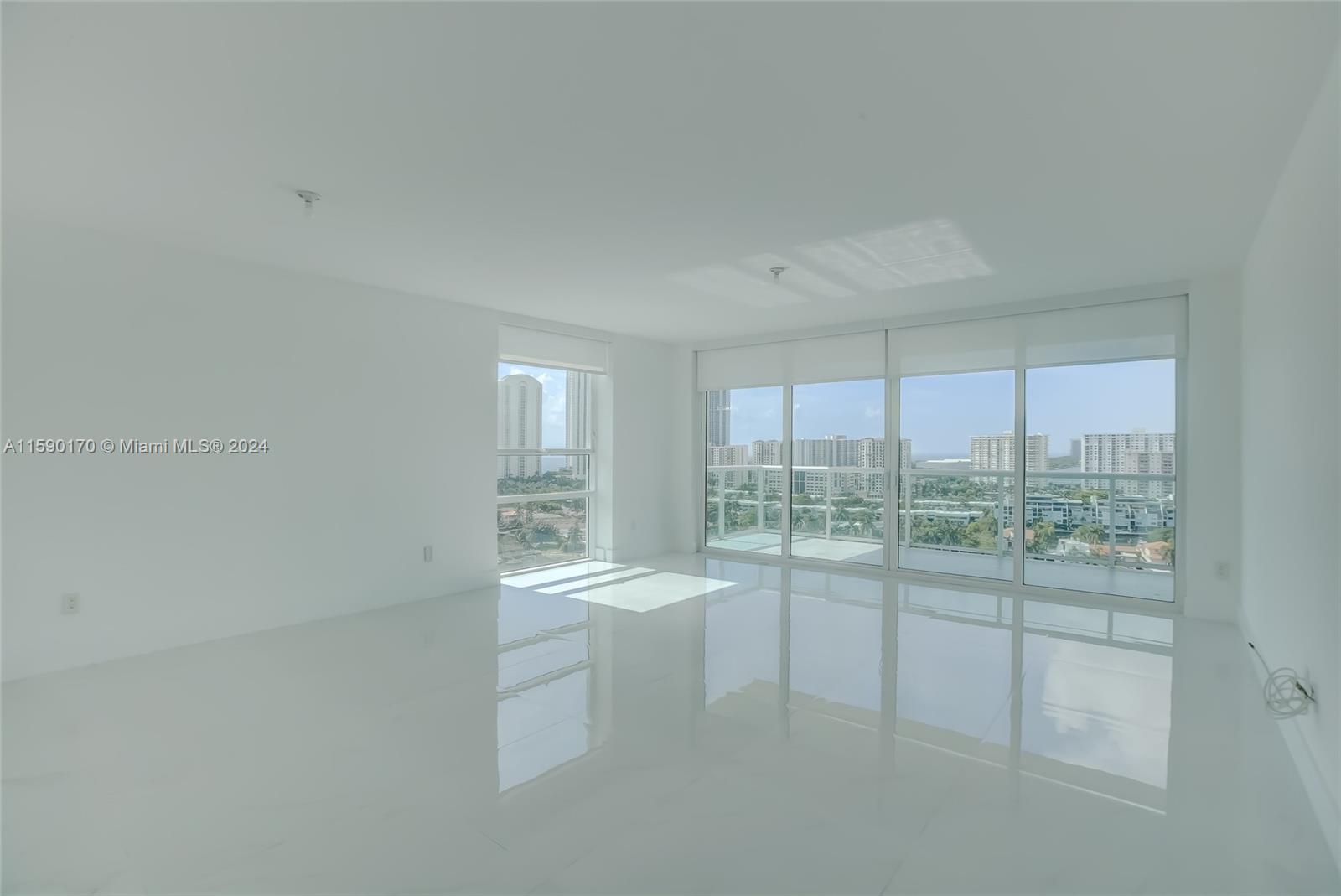 Photo 16 of 55 of 400 Sunny Isles Blvd 1622 condo