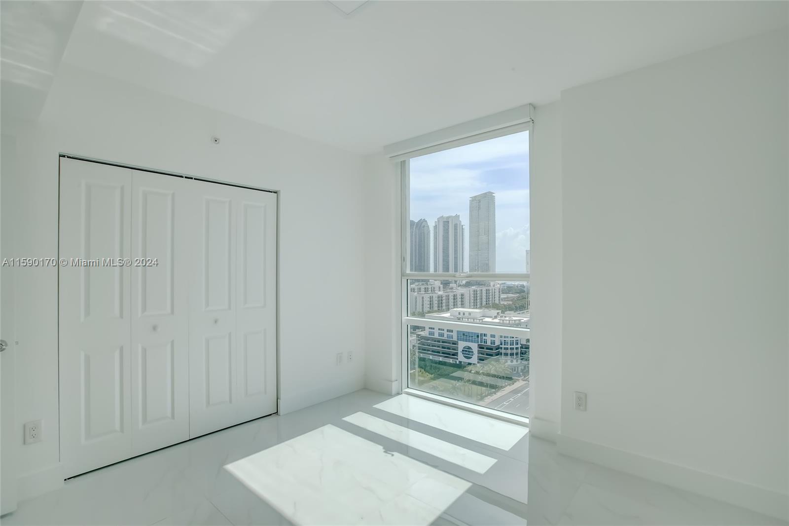 Photo 27 of 55 of 400 Sunny Isles Blvd 1622 condo