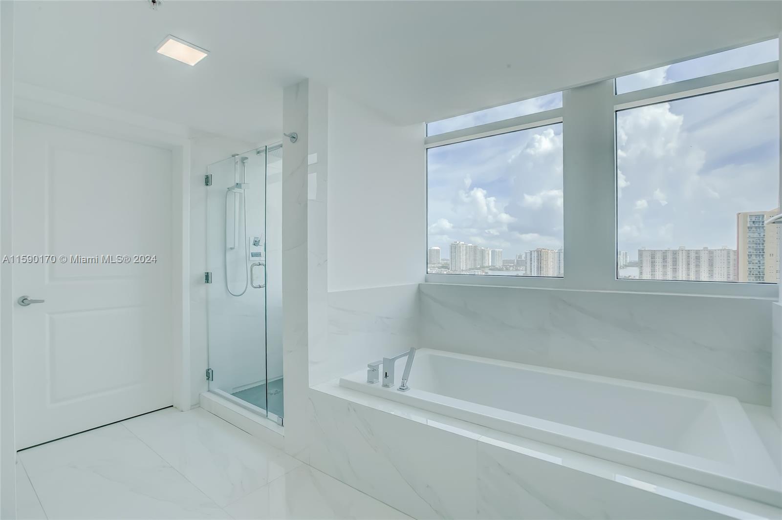 Photo 38 of 55 of 400 Sunny Isles Blvd 1622 condo