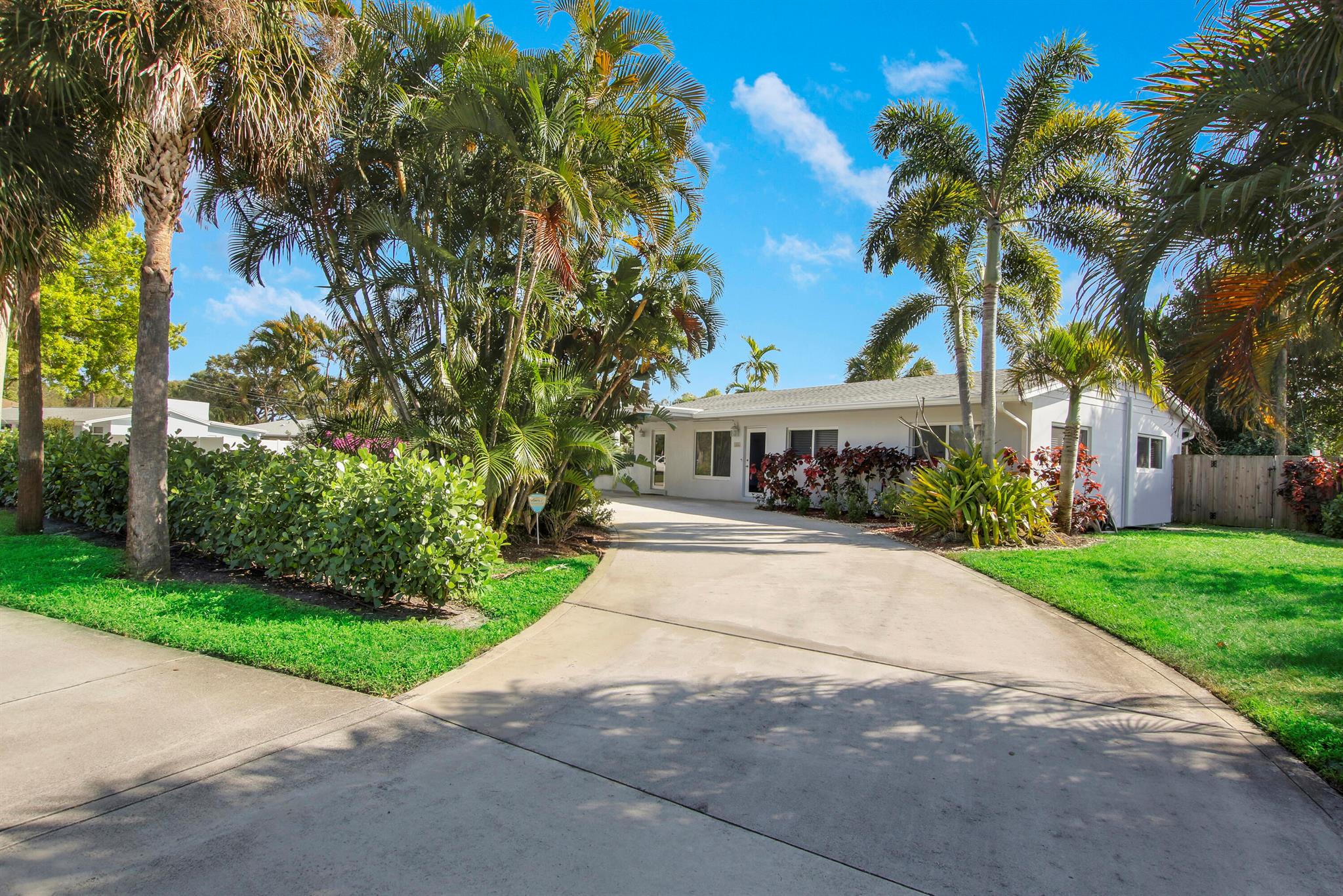 Photo 1 of 26 of 466 Tequesta Drive house