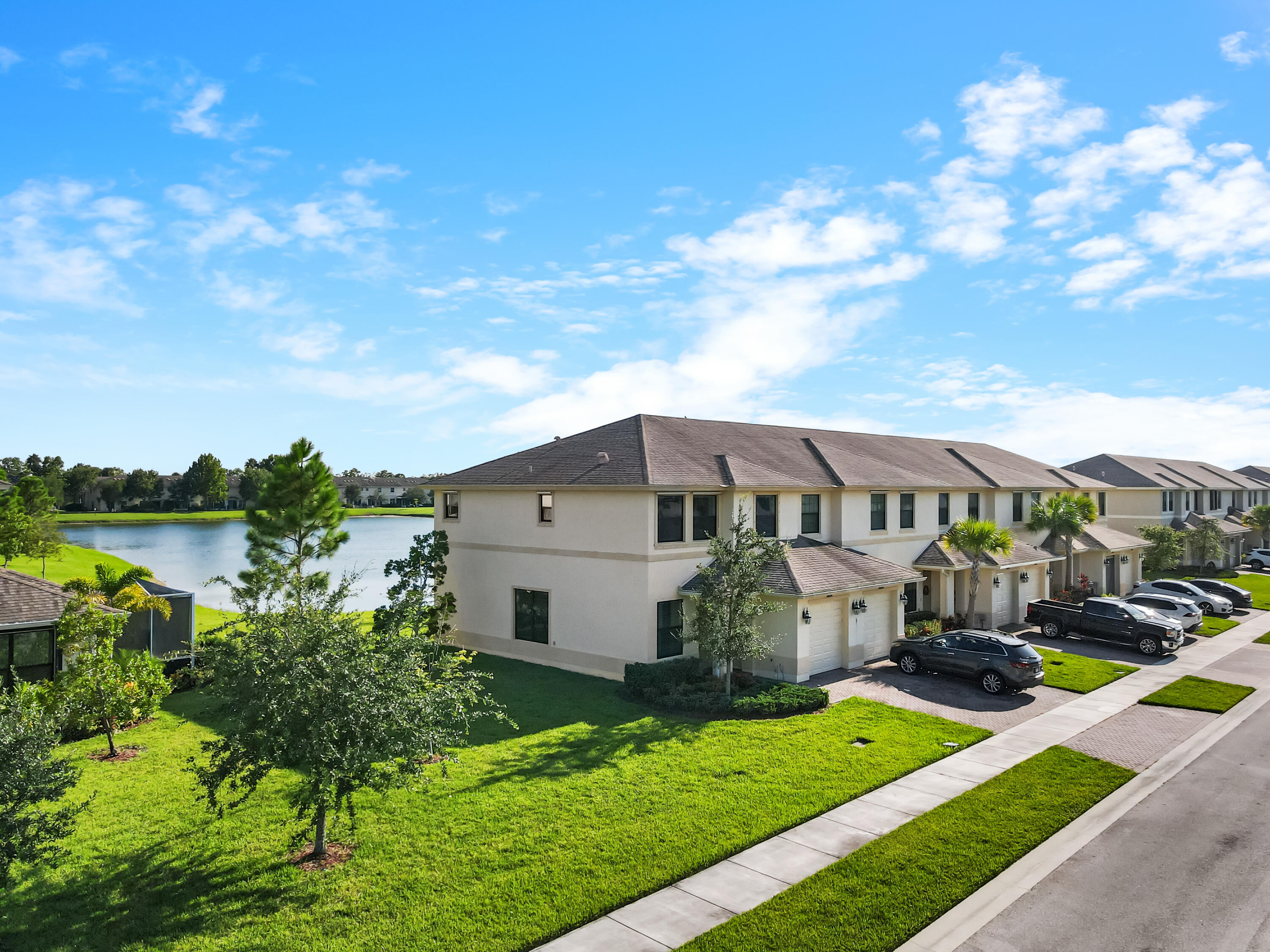 Photo 6 of 43 of 9858 E Villa Circle Circle townhome