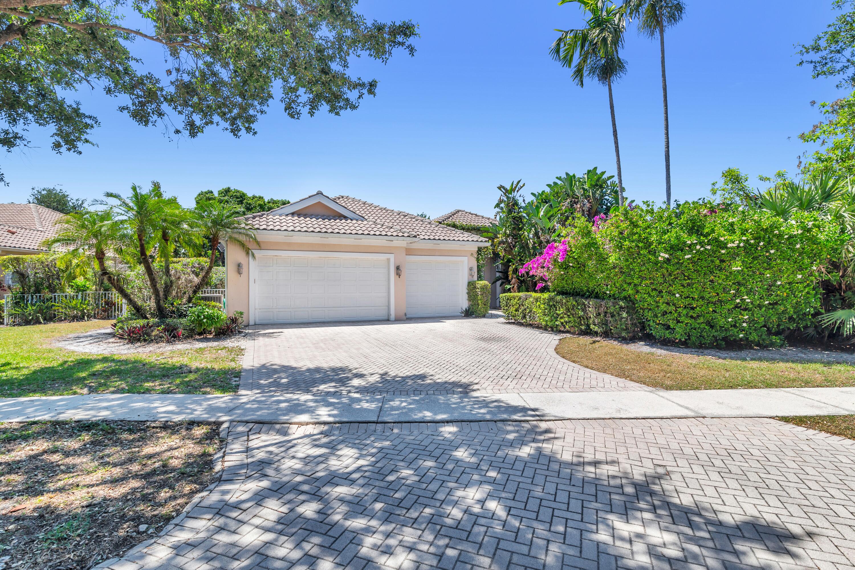 Photo 4 of 61 of 1737 Flagler Manor Circle house