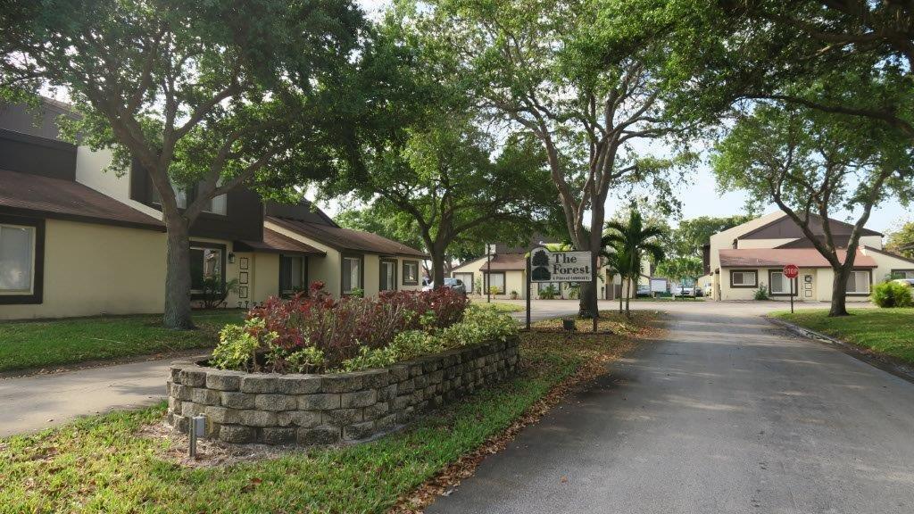 Photo 1 of 1 of 5292 Bosque Lane 59 townhome