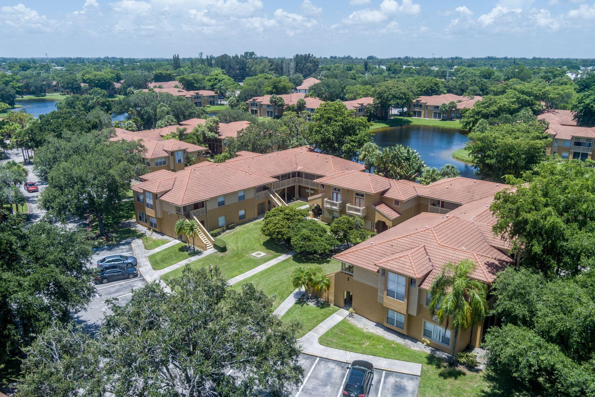 Photo 20 of 23 of 4799 Via Palm Lakes 1603 condo