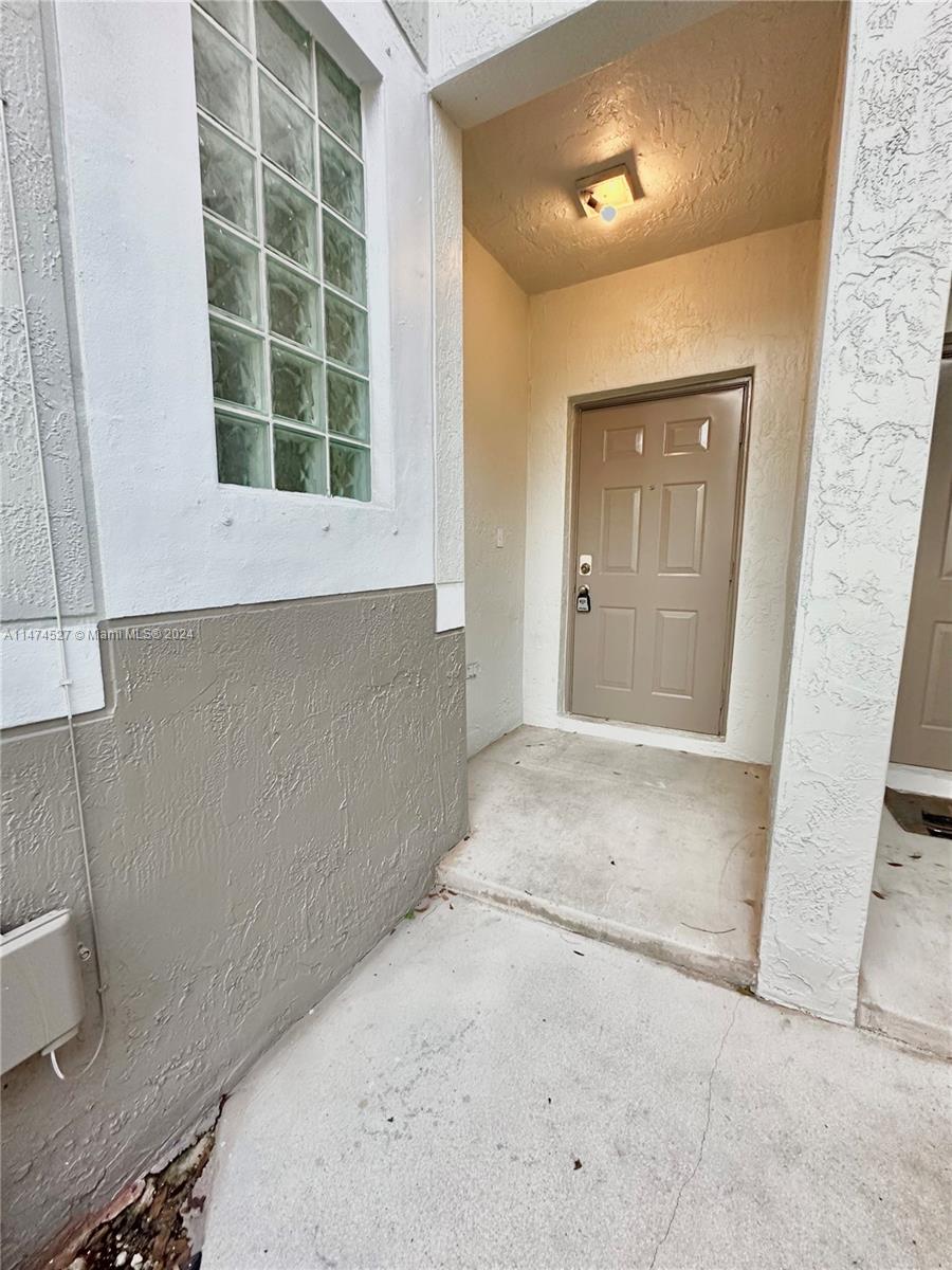 Photo 5 of 55 of listing e9faef82-de2f-4e8a-8ce4-6e2a1c9c2e77 townhome