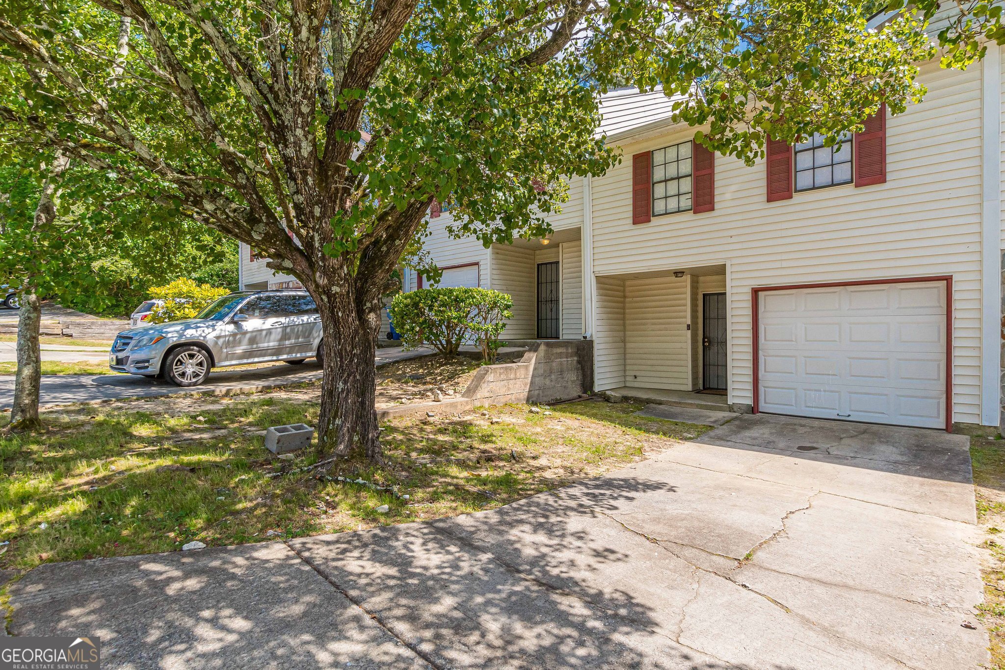 Photo 2 of 35 of 3008 Pine Tree TRL 16D townhome