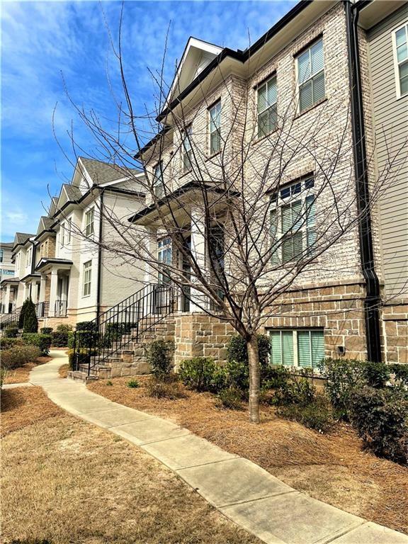 Photo 1 of 14 of 4743 Roswell Road townhome