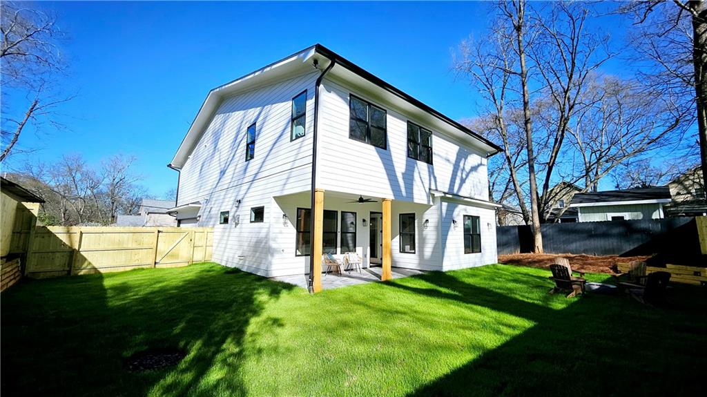 Photo 11 of 40 of 1102 Morley Avenue SE house