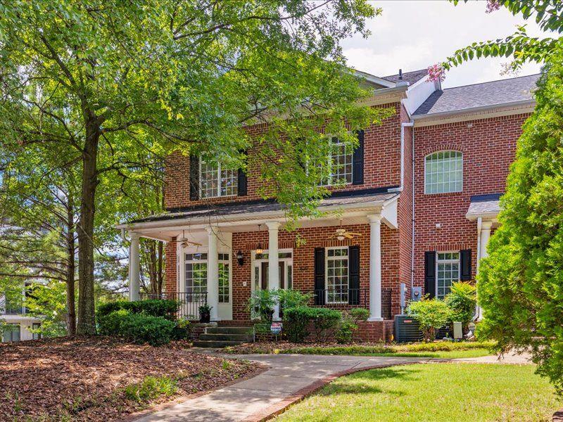 Photo 1 of 14 of 620 BONAVENTURE Avenue NE townhome