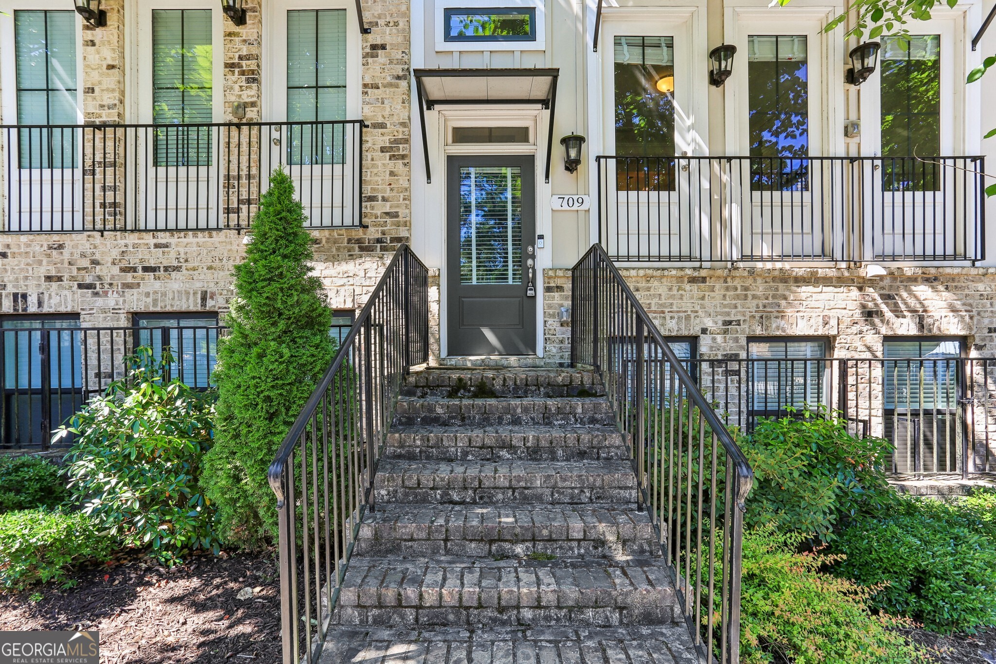 Photo 8 of 36 of 709 Bismark RD NE townhome