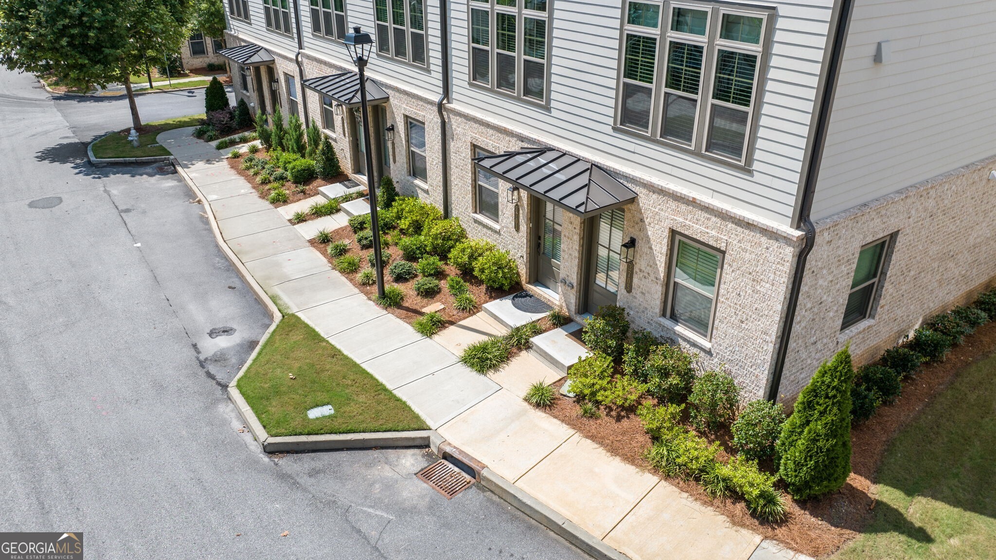 Photo 5 of 44 of 3701 Allegretto CIR townhome